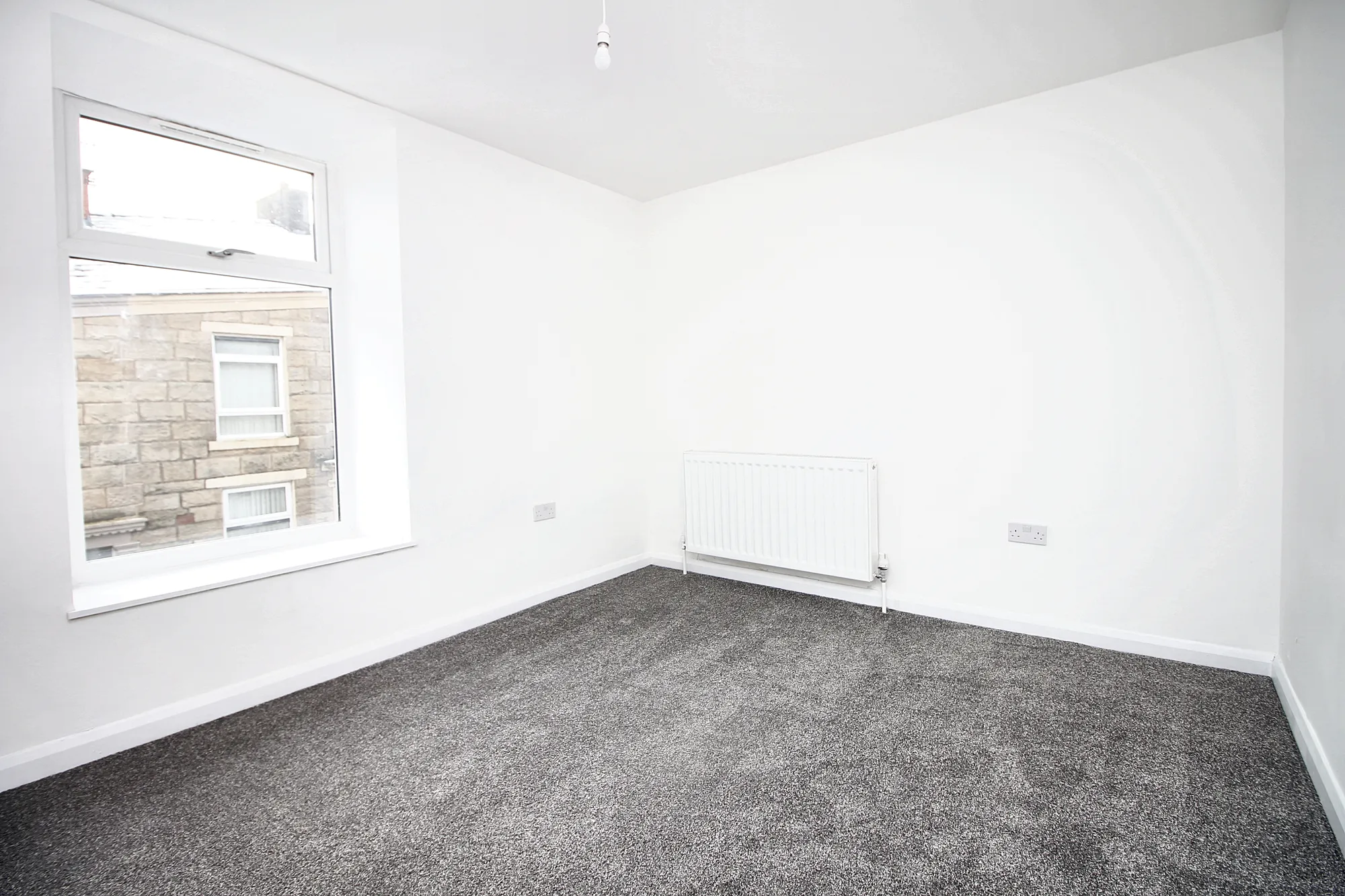 2 bed terraced house to rent in Cobden Street, Darwen 5