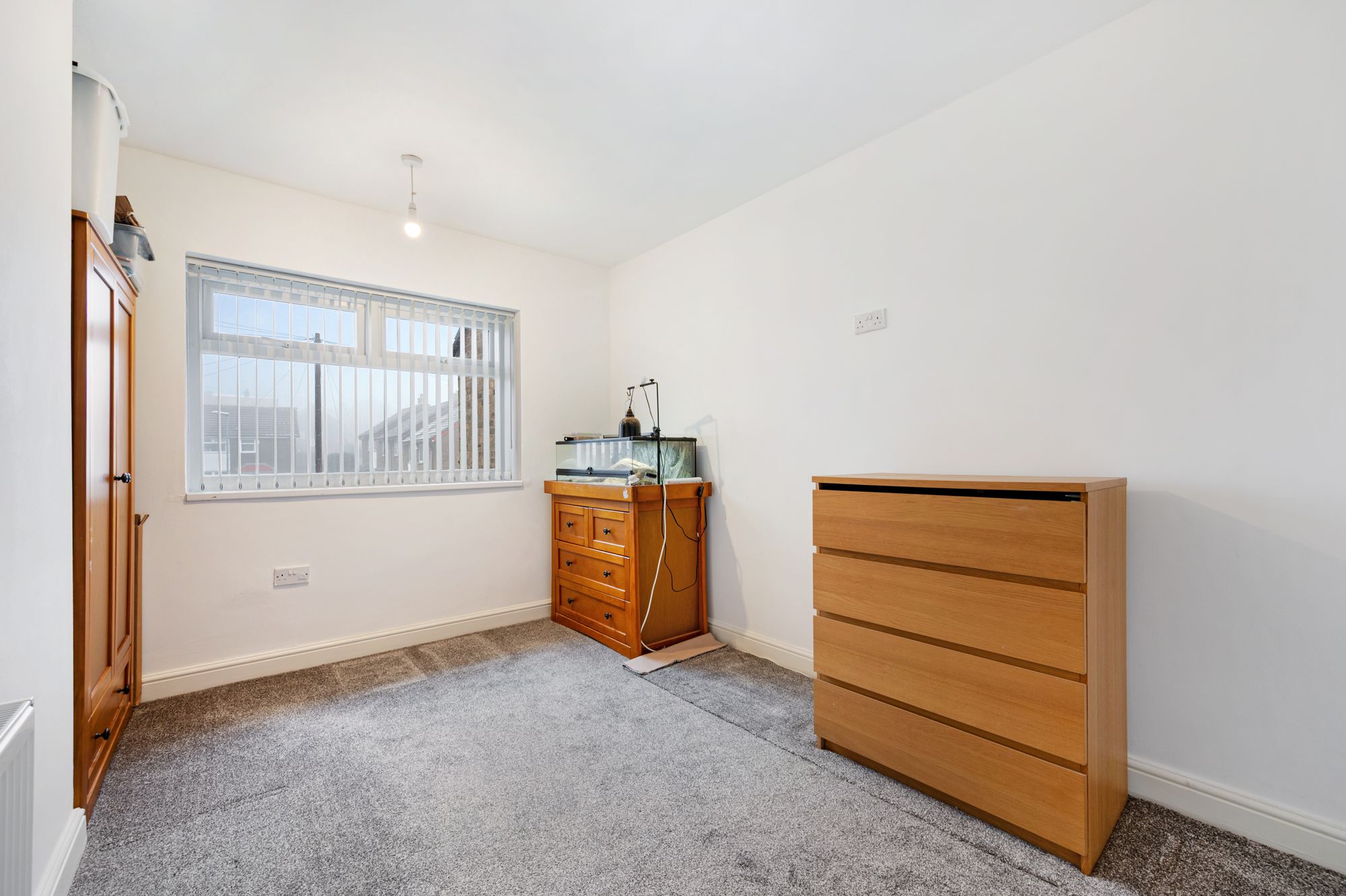 3 bed mid-terraced house to rent in Lochinver Grove, Heywood 12