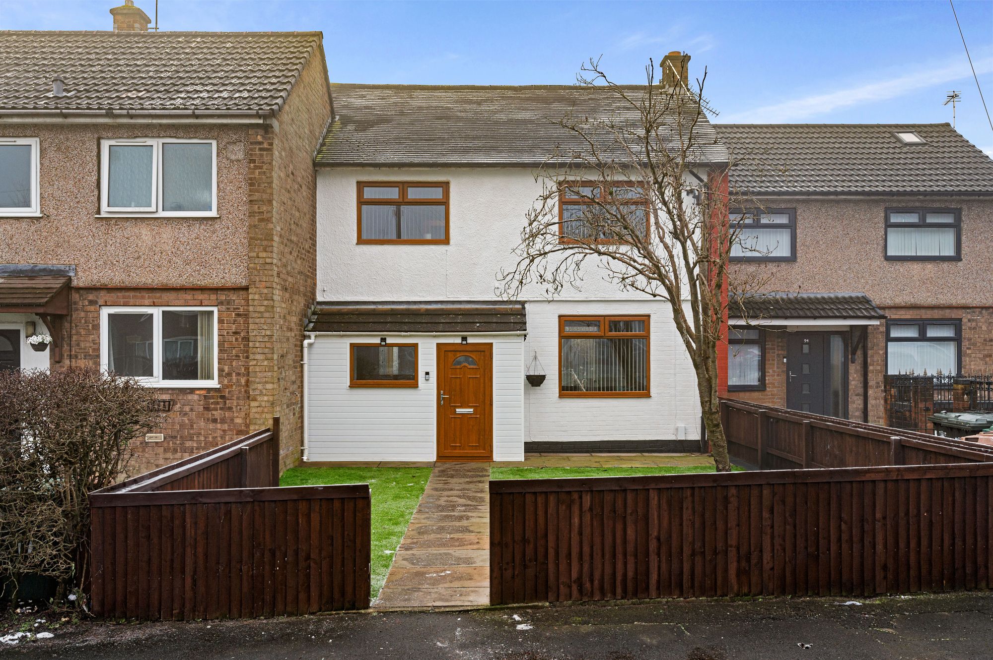 3 bed mid-terraced house to rent in Lochinver Grove, Heywood, OL10