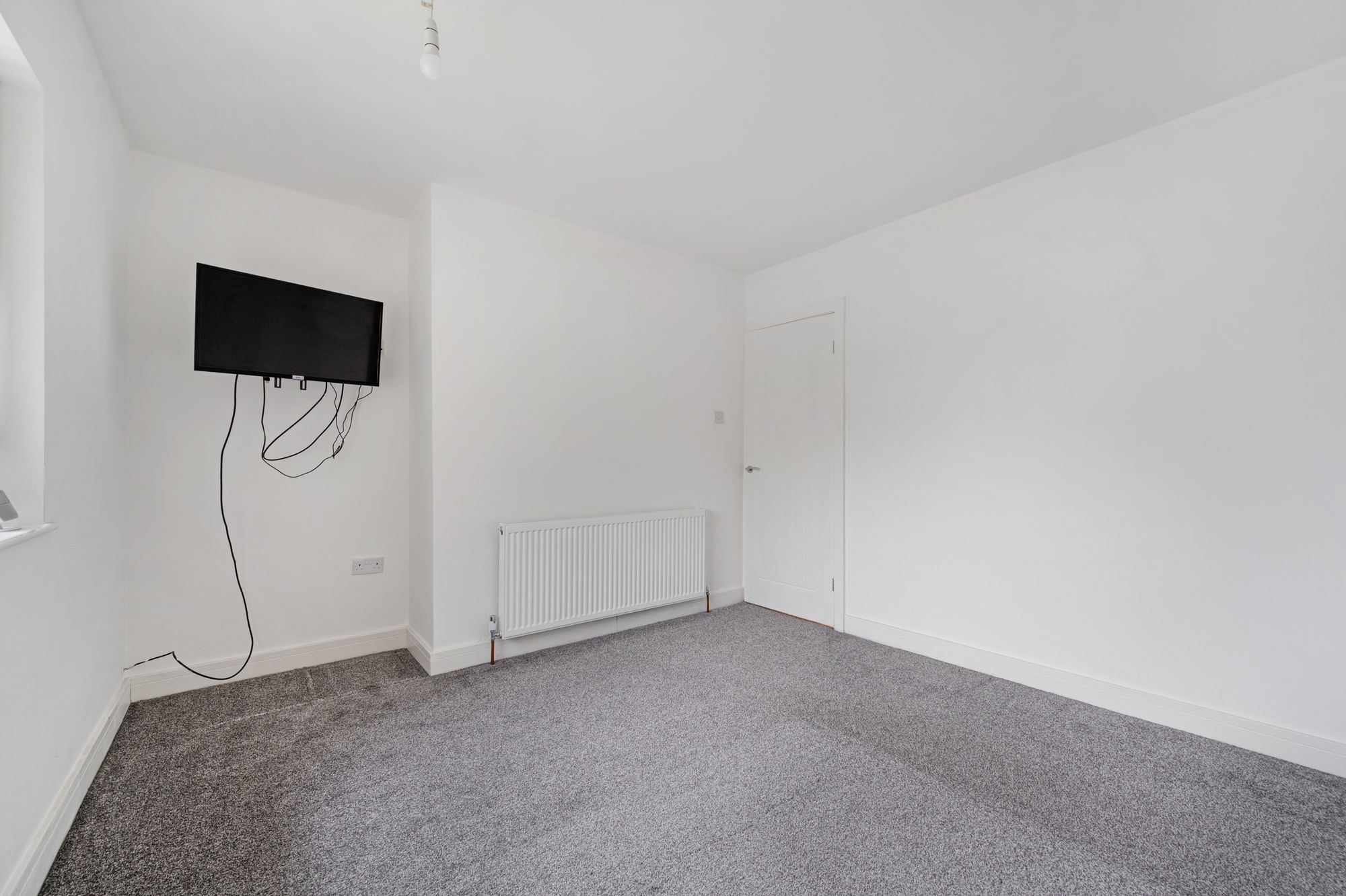 3 bed mid-terraced house to rent in Lochinver Grove, Heywood 10