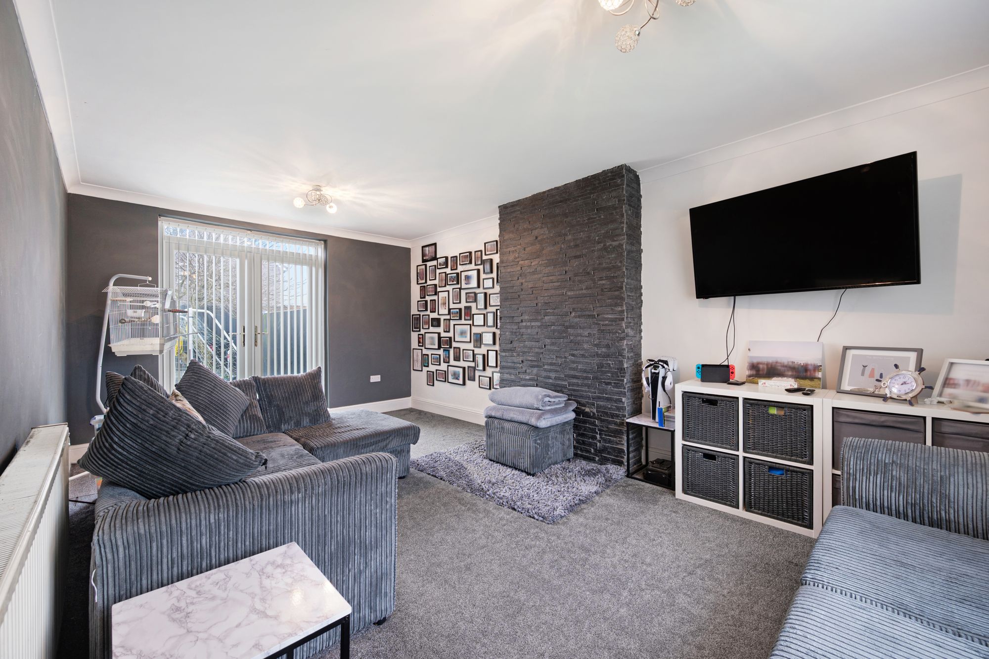 3 bed mid-terraced house to rent in Lochinver Grove, Heywood 1