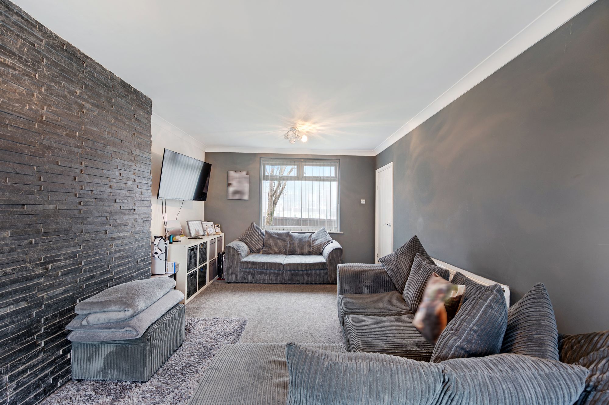 3 bed mid-terraced house to rent in Lochinver Grove, Heywood  - Property Image 6