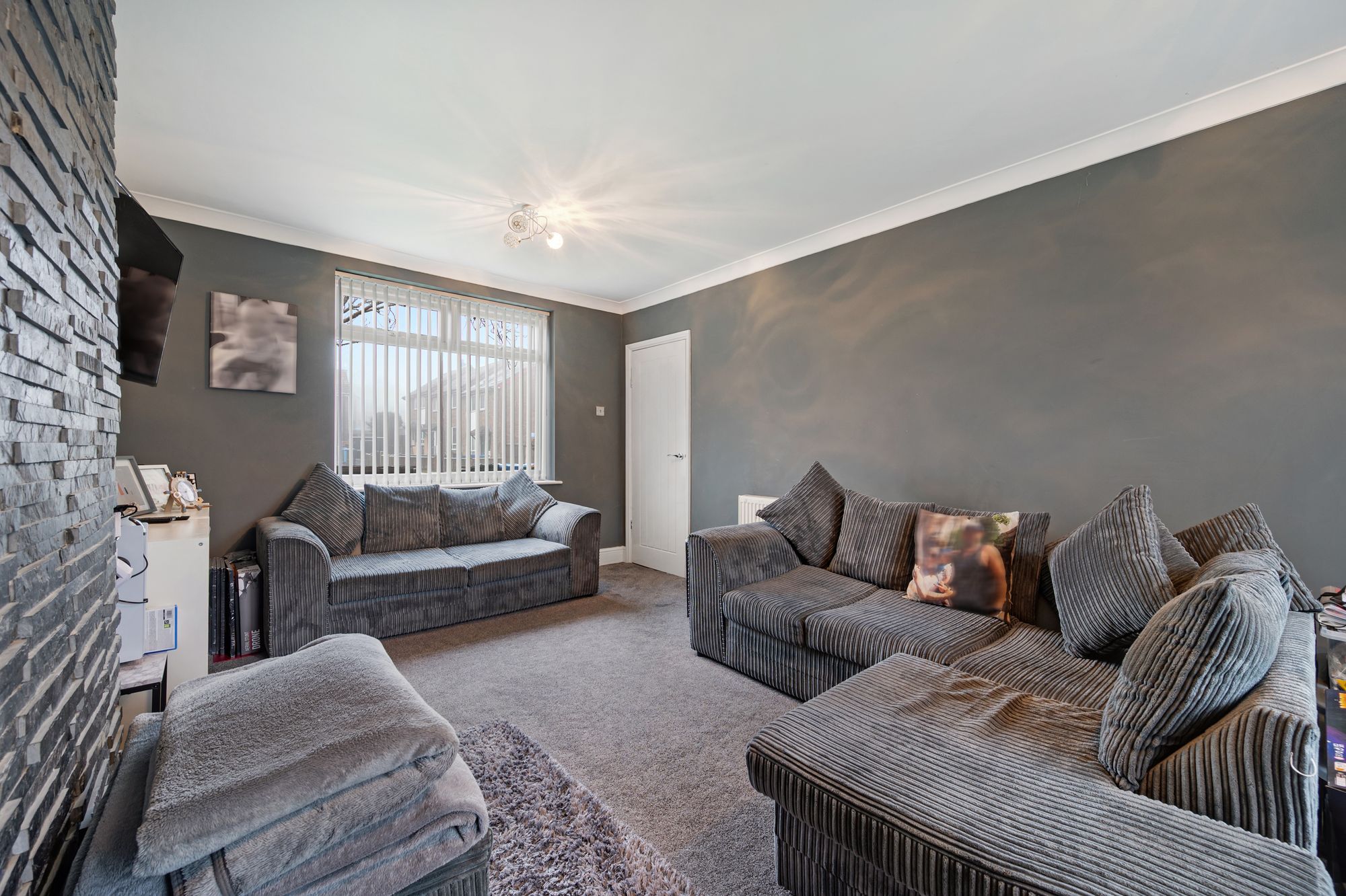 3 bed mid-terraced house to rent in Lochinver Grove, Heywood 4