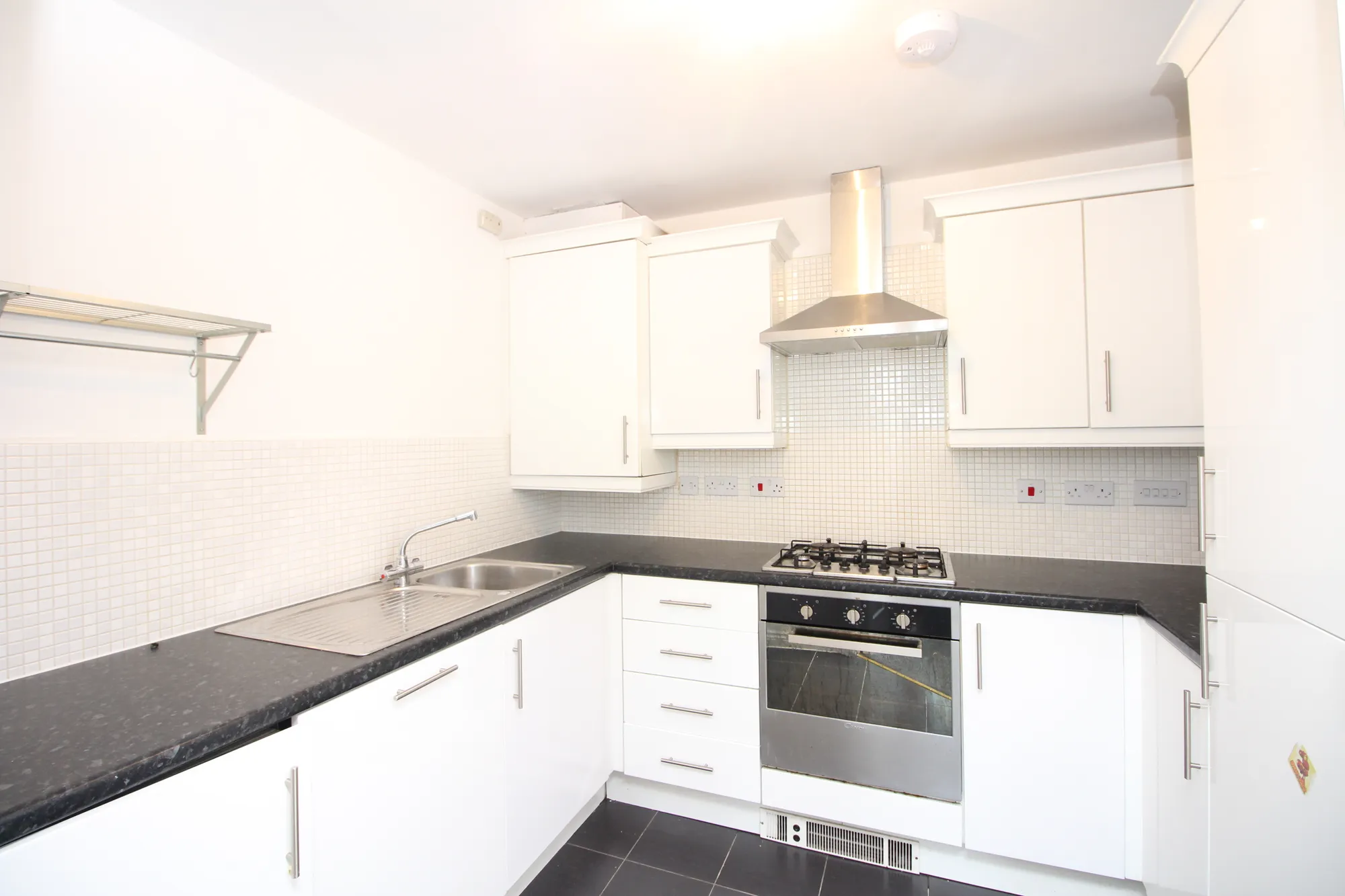 2 bed apartment to rent in Queensmere Drive, Manchester 9
