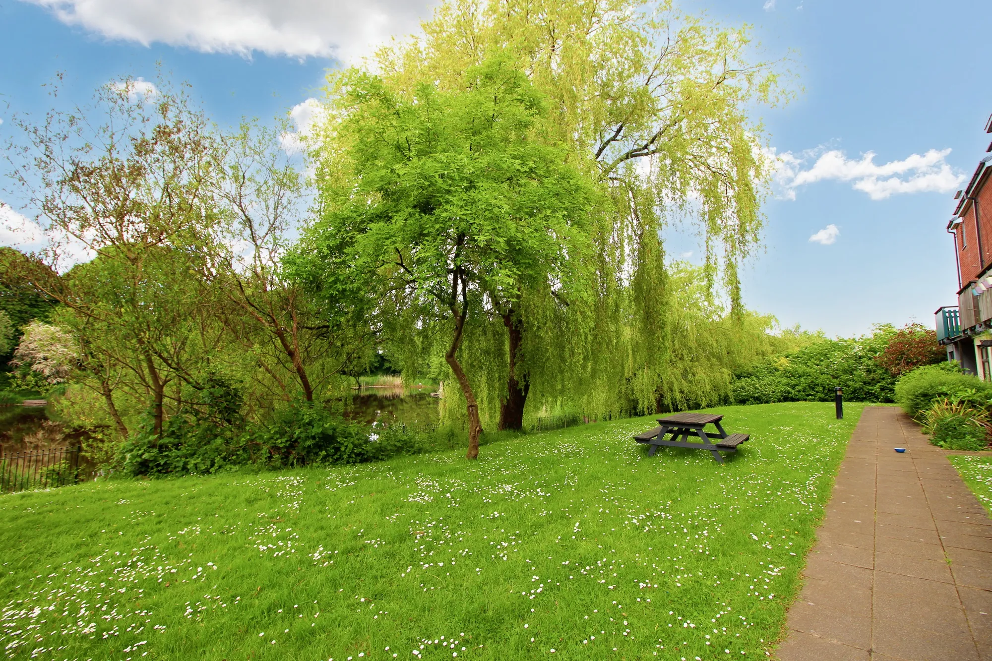 2 bed apartment to rent in Queensmere Drive, Manchester  - Property Image 20