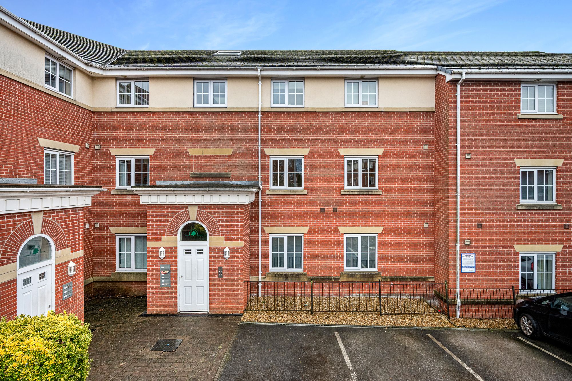 2 bed apartment to rent in Derby Court, Bury, BL9 