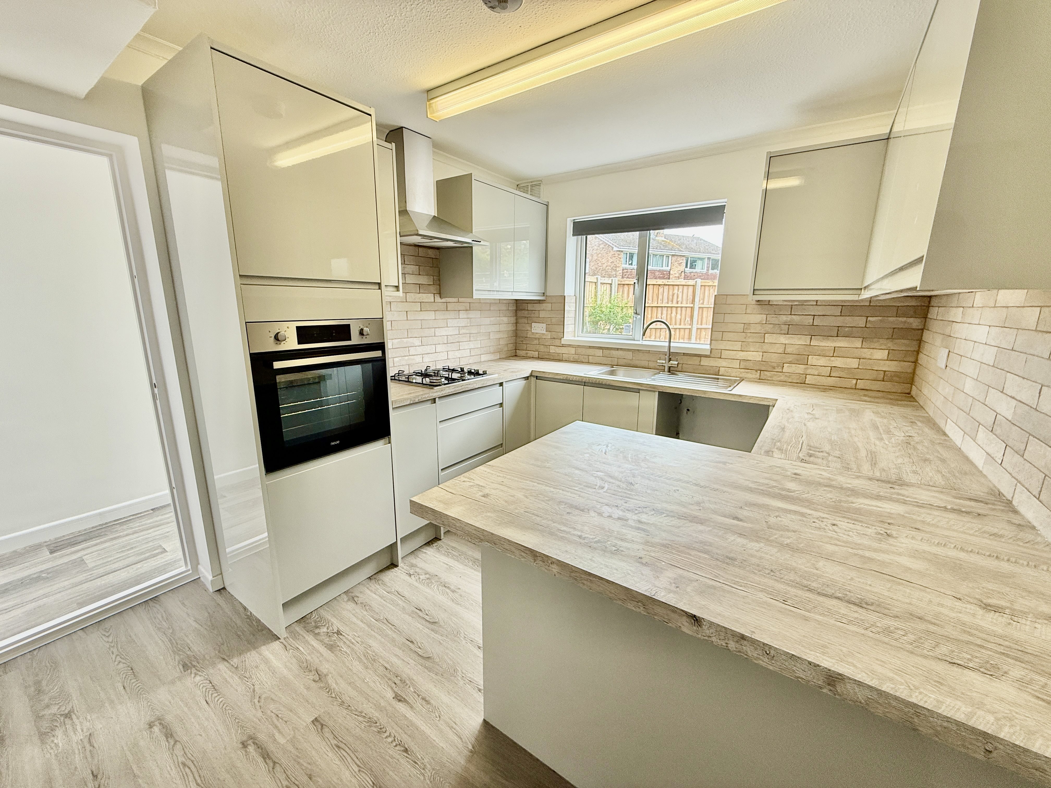 3 bed house to rent in Fosse Close, Nailsea, BS48 1