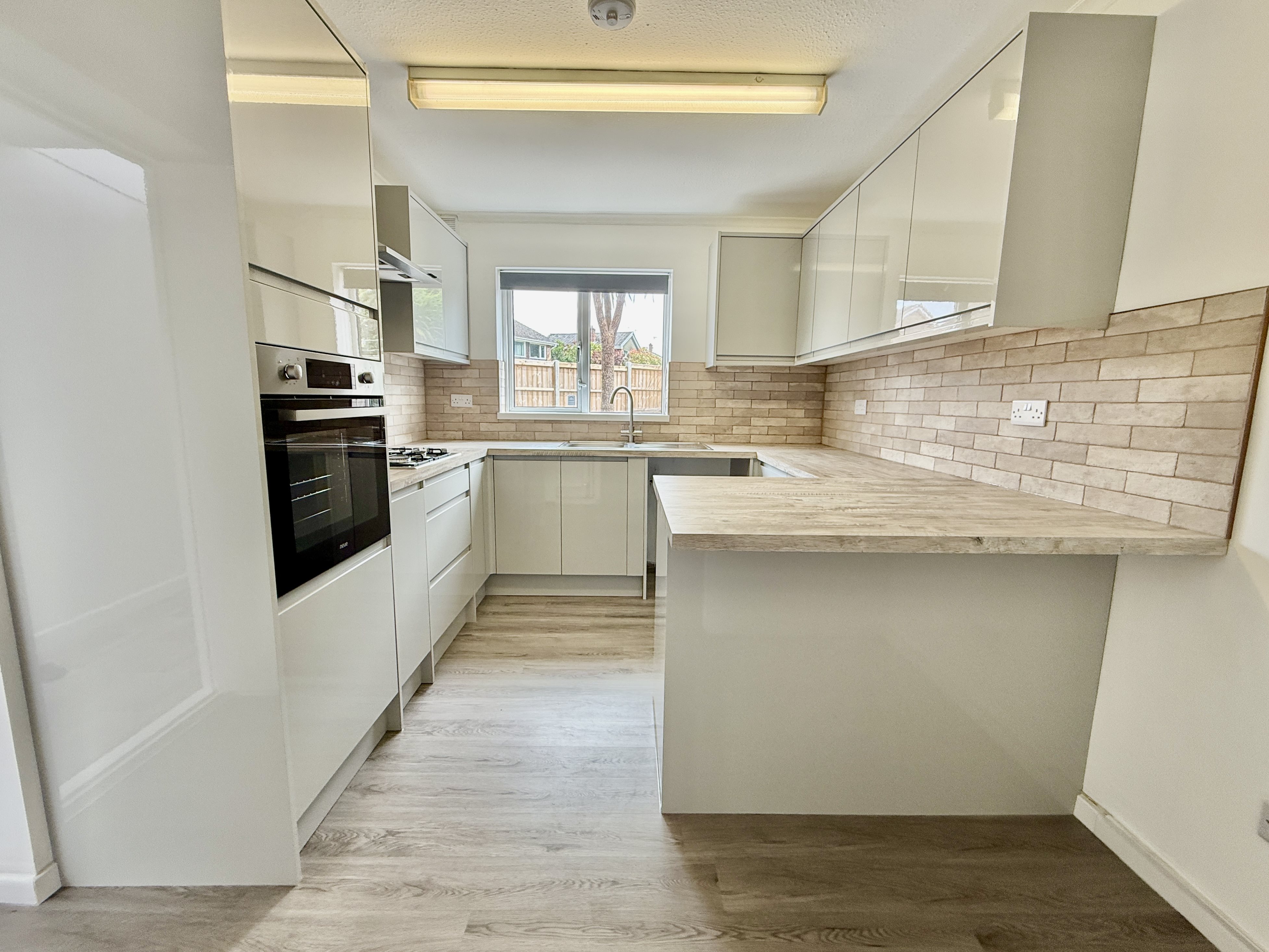 3 bed house to rent in Fosse Close, Nailsea, BS48 2