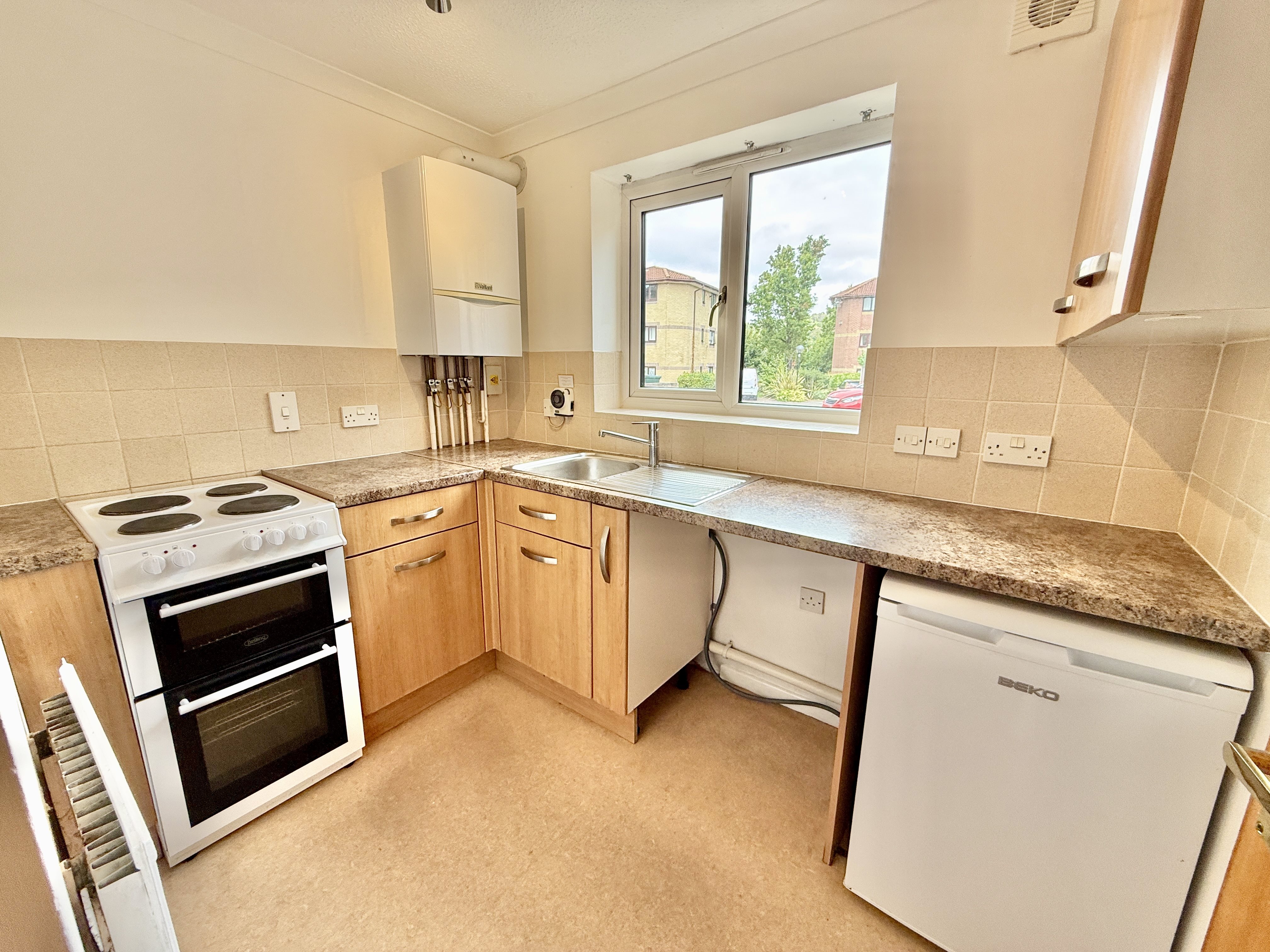 2 bed flat to rent in Woodhill Views, Nailsea, BS48 1