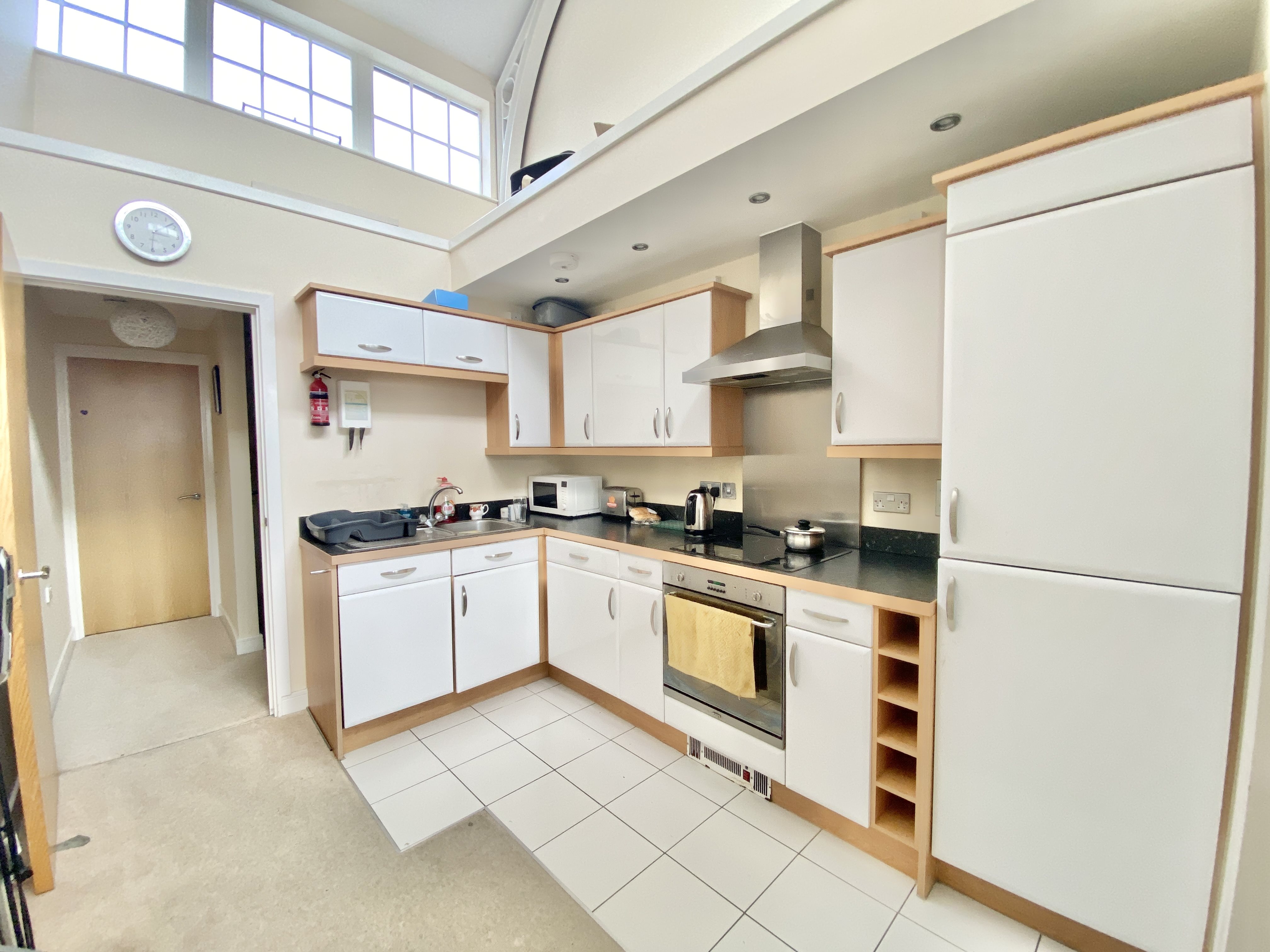 2 bed maisonette to rent in Knightstone Causeway, Weston-super-Mare, BS23 2