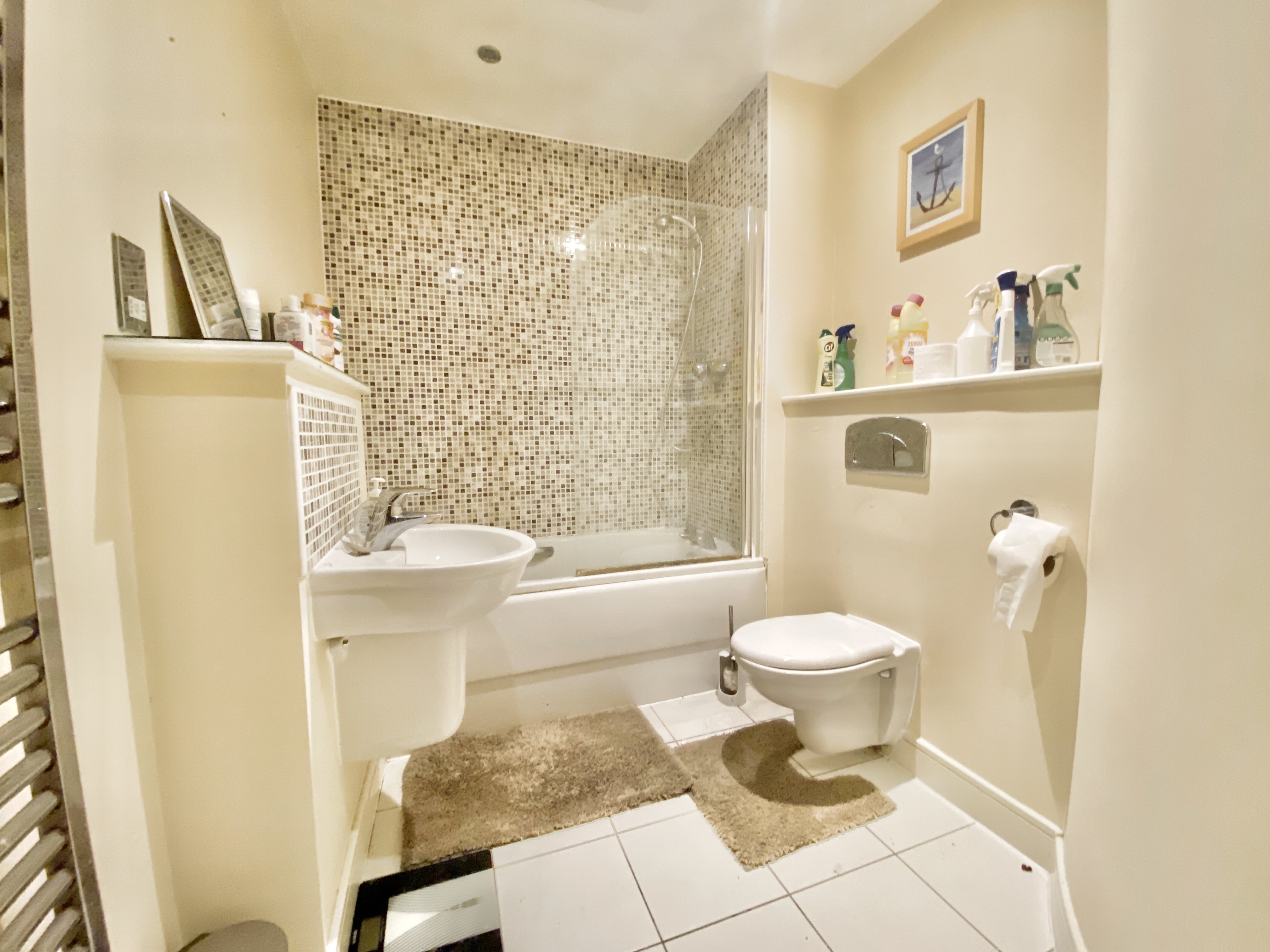 2 bed maisonette to rent in Knightstone Causeway, Weston-super-Mare, BS23 4