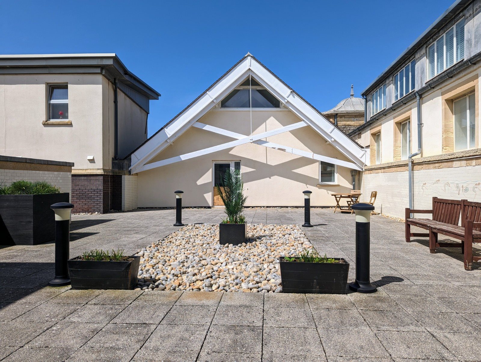 2 bed maisonette to rent in Knightstone Causeway, Weston-super-Mare, BS23 7