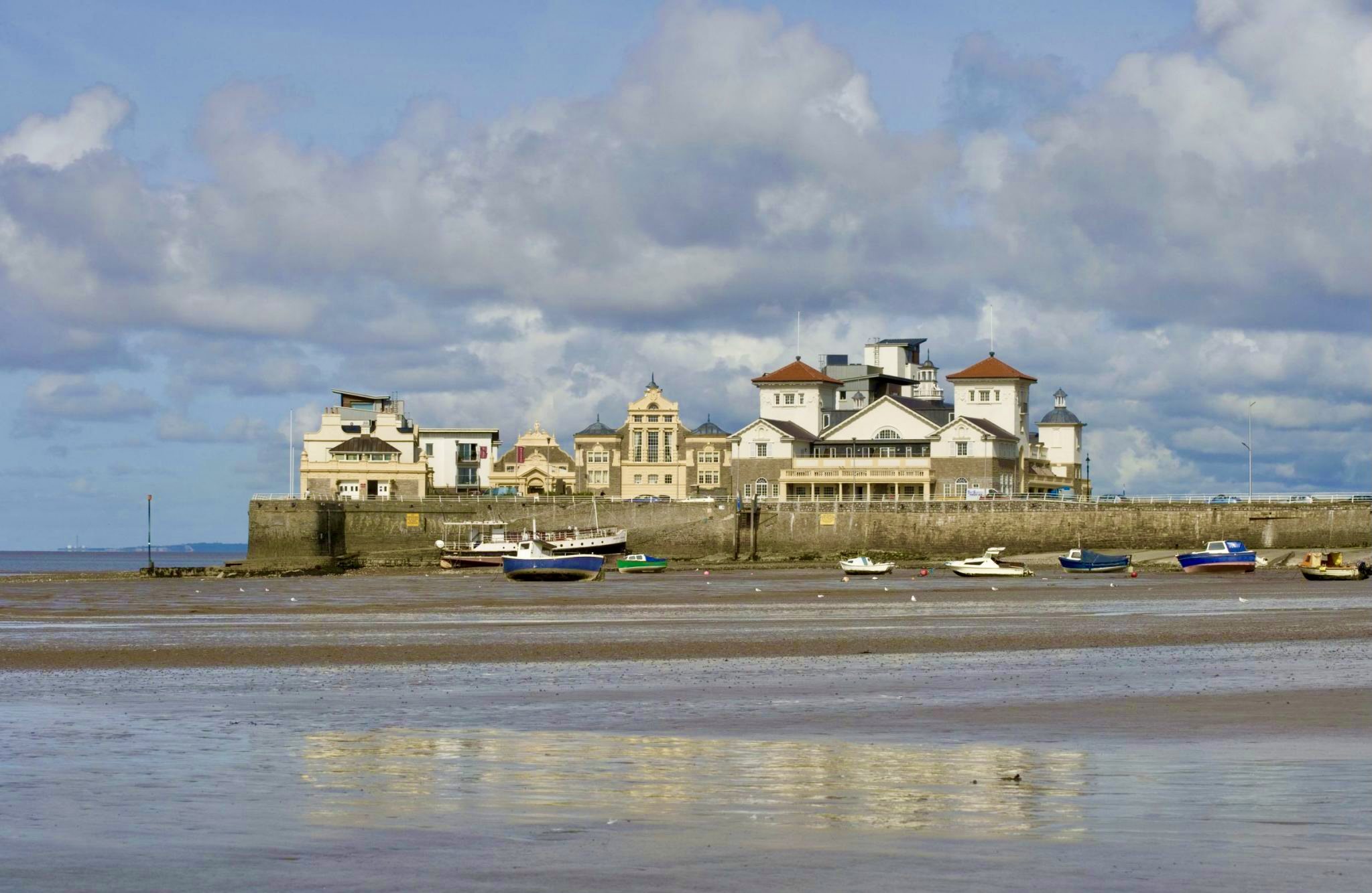 2 bed maisonette to rent in Knightstone Causeway, Weston-super-Mare, BS23  - Property Image 1