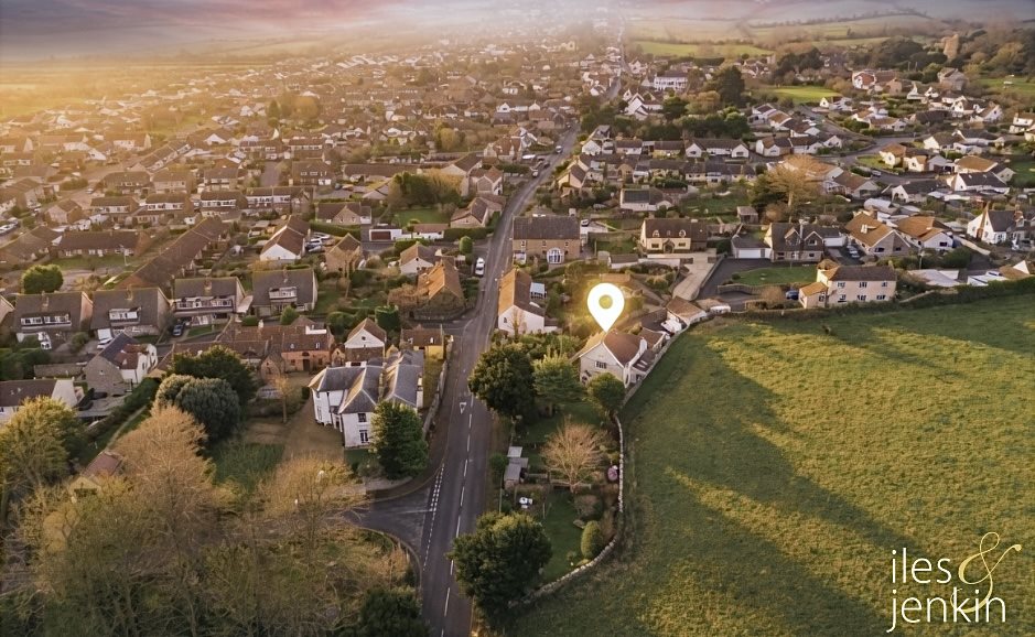 4 bed house to rent in Church Lane, Hutton, BS24 2