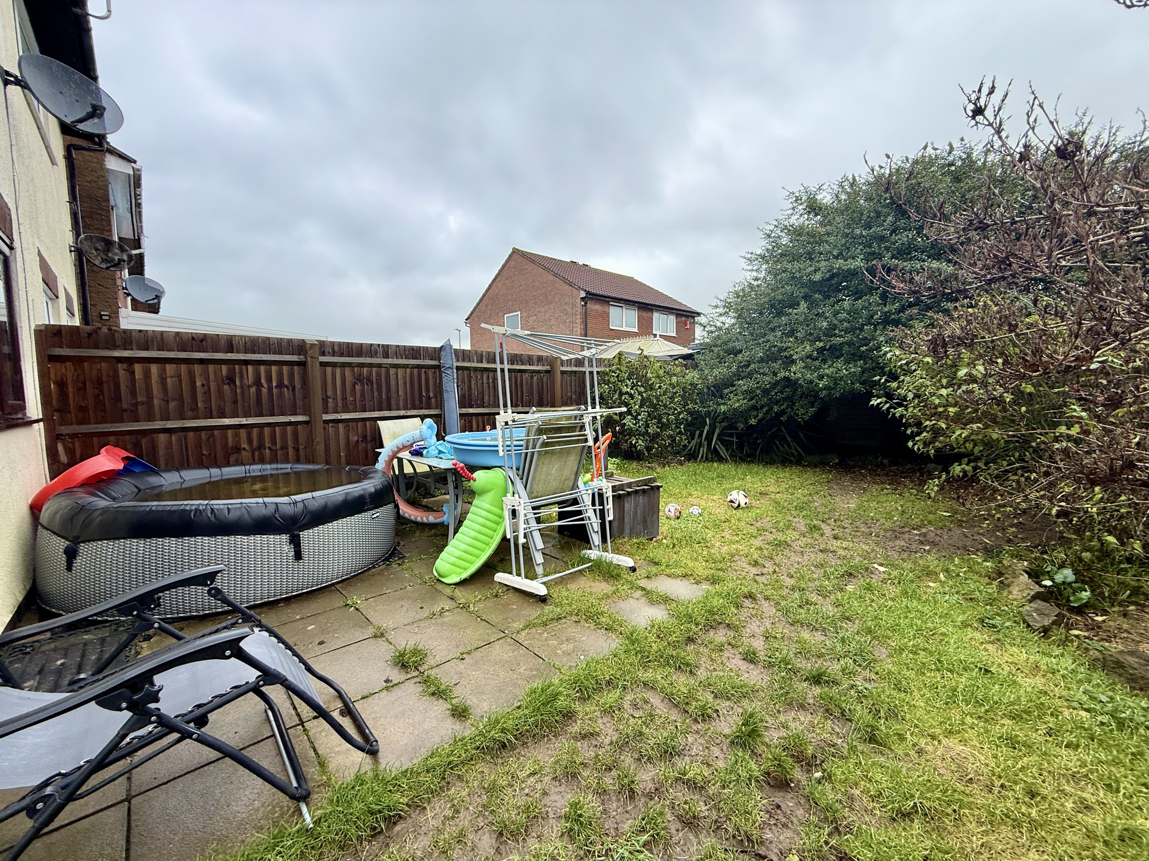 2 bed house to rent in Vine Gardens, Weston-Super-Mare, BS22 3