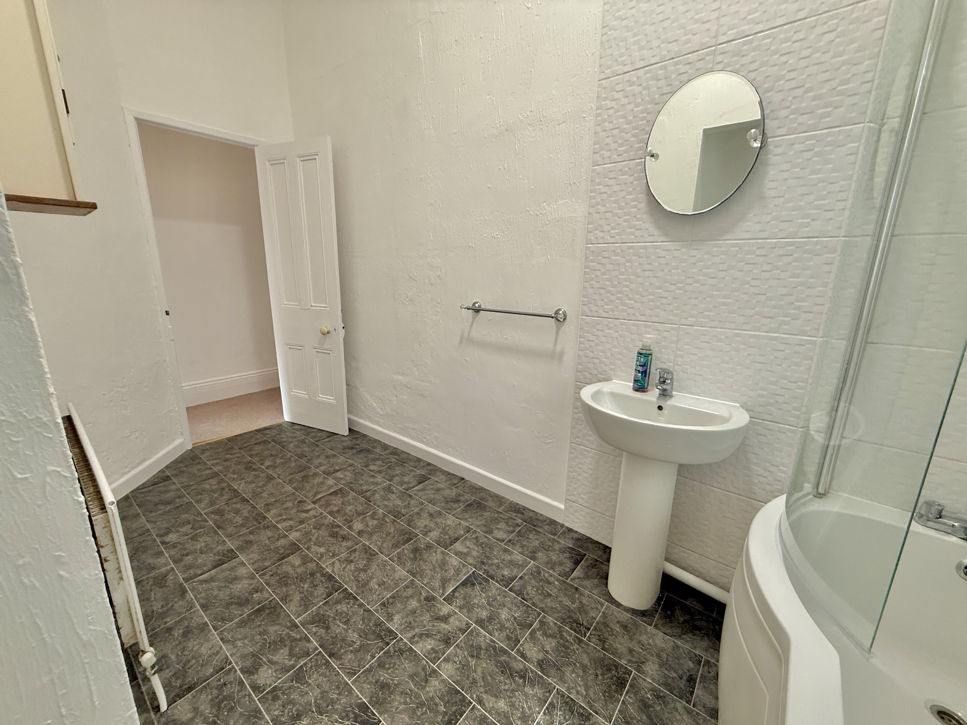 2 bed apartment to rent in Highbury Road, Weston-Super-Mare, BS23 6