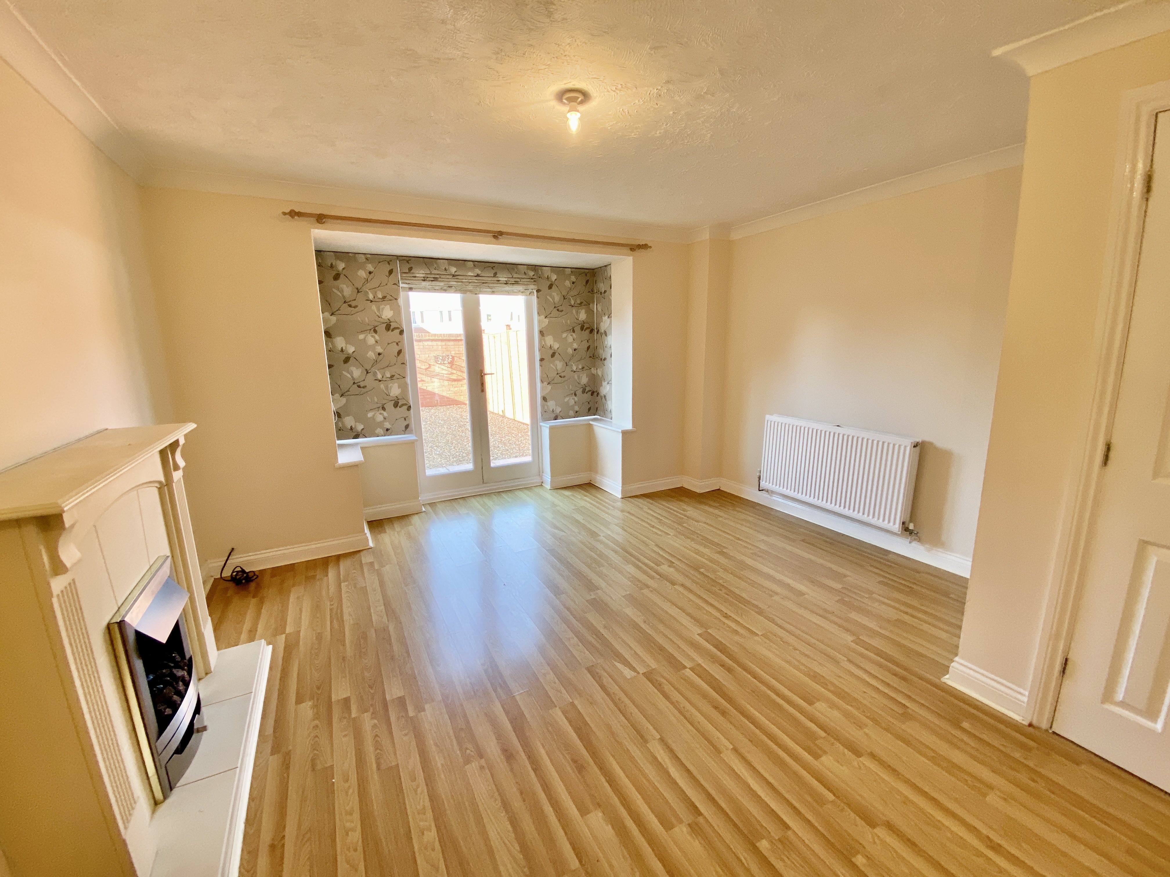 3 bed town house to rent in Worle Moor Road, Weston Village, BS24 1