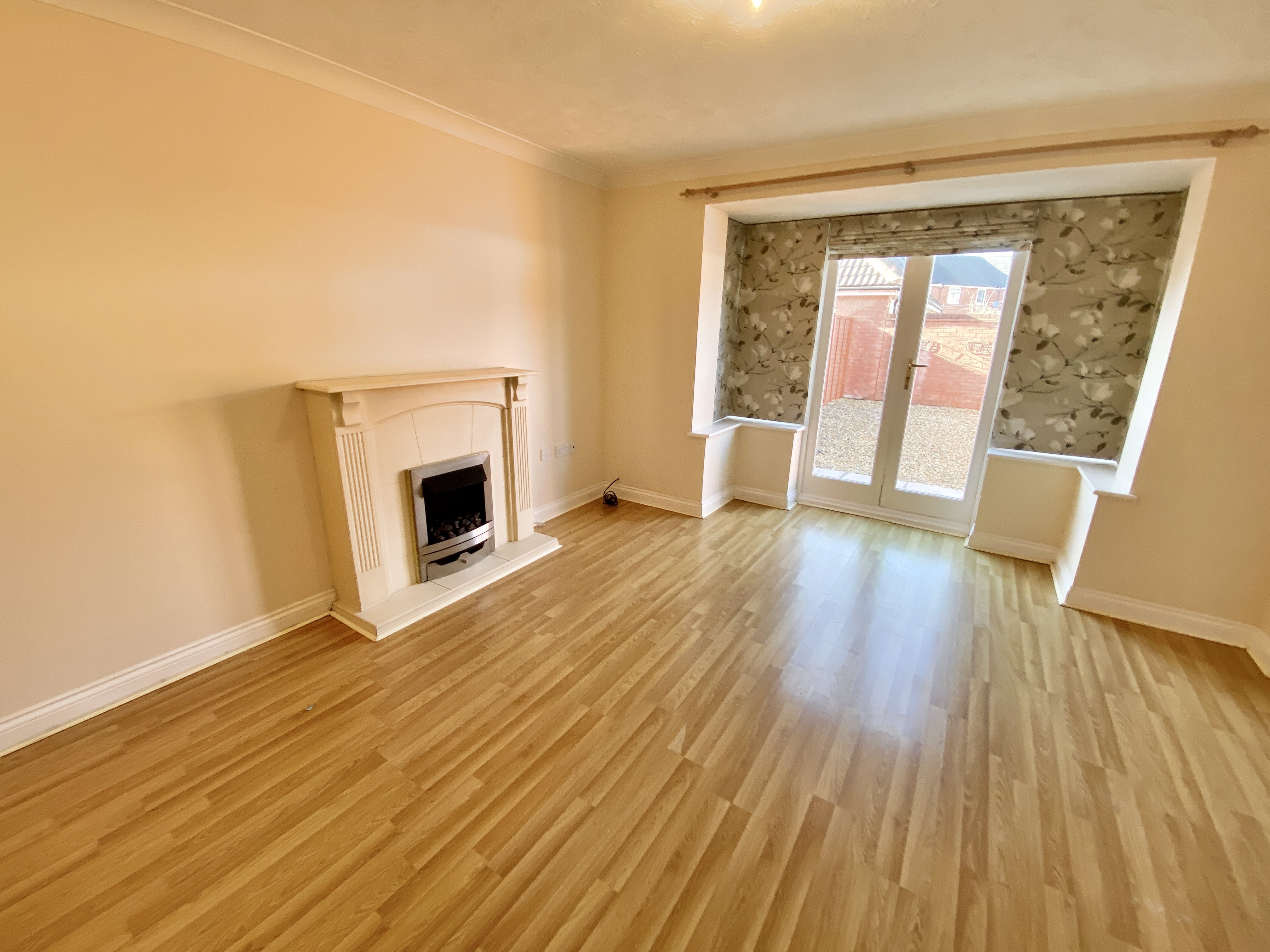 3 bed town house to rent in Worle Moor Road, Weston Village, BS24  - Property Image 3