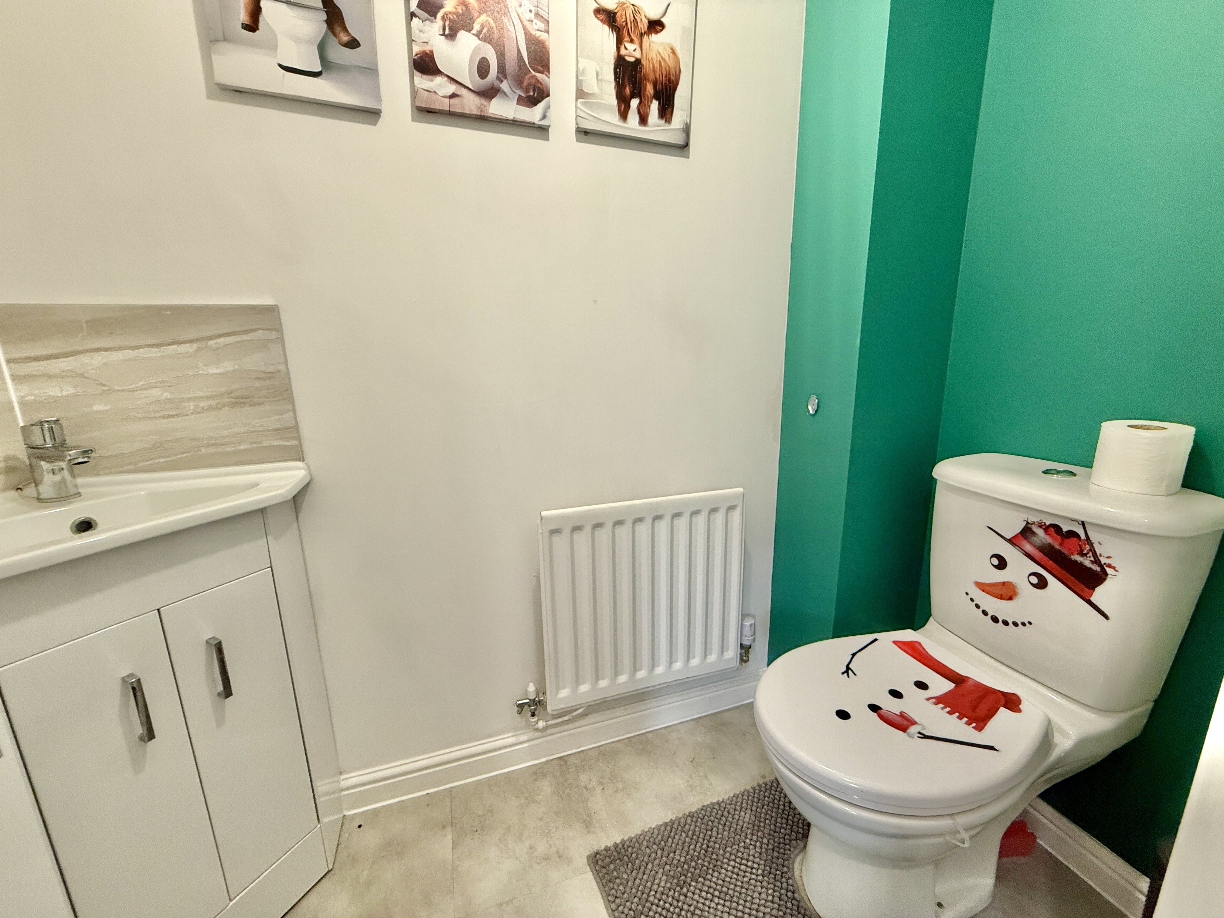 3 bed terraced house to rent in Stroud Way, Weston Village, BS24 4