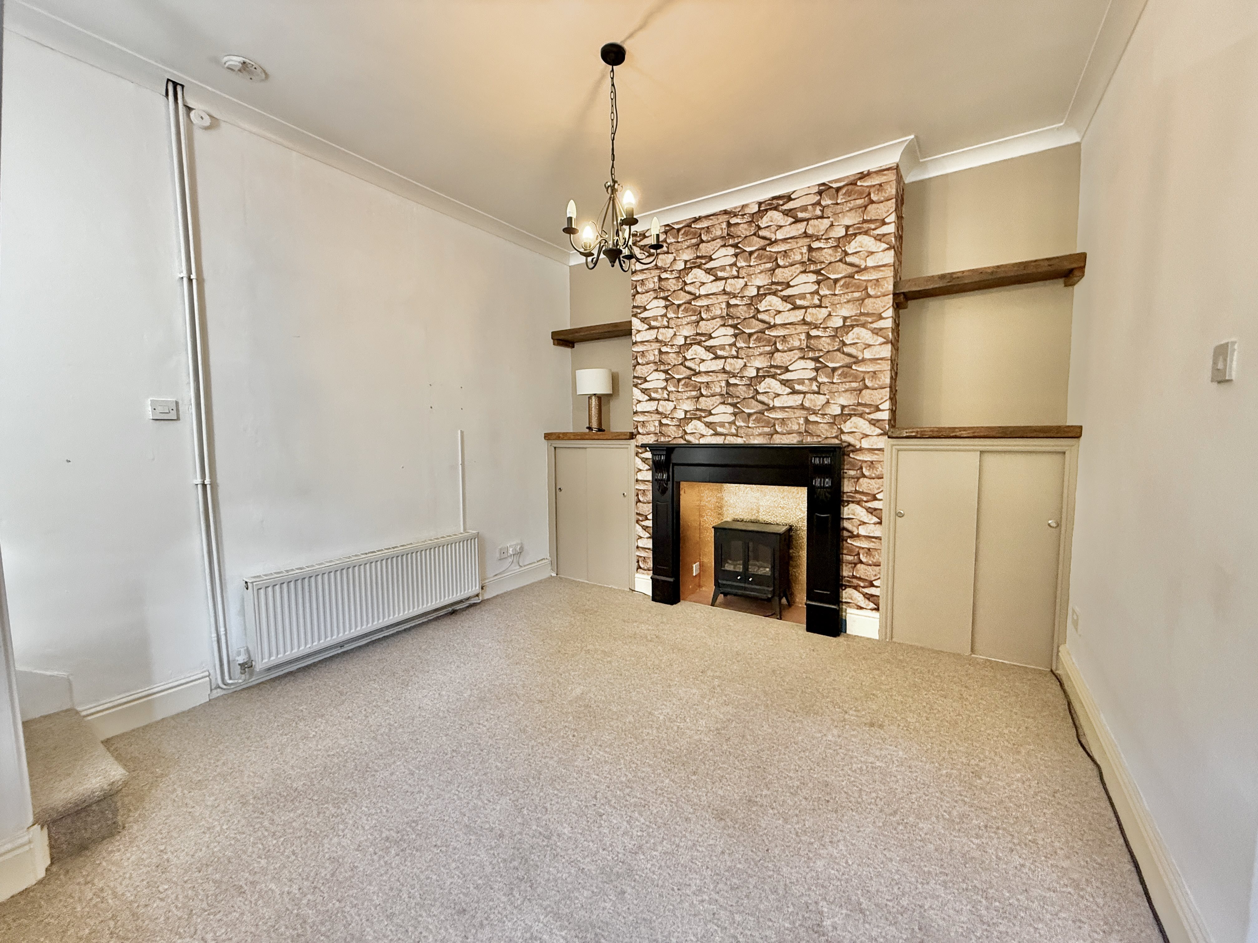 2 bed house to rent in Woodlands Road, Clevedon, BS21 10