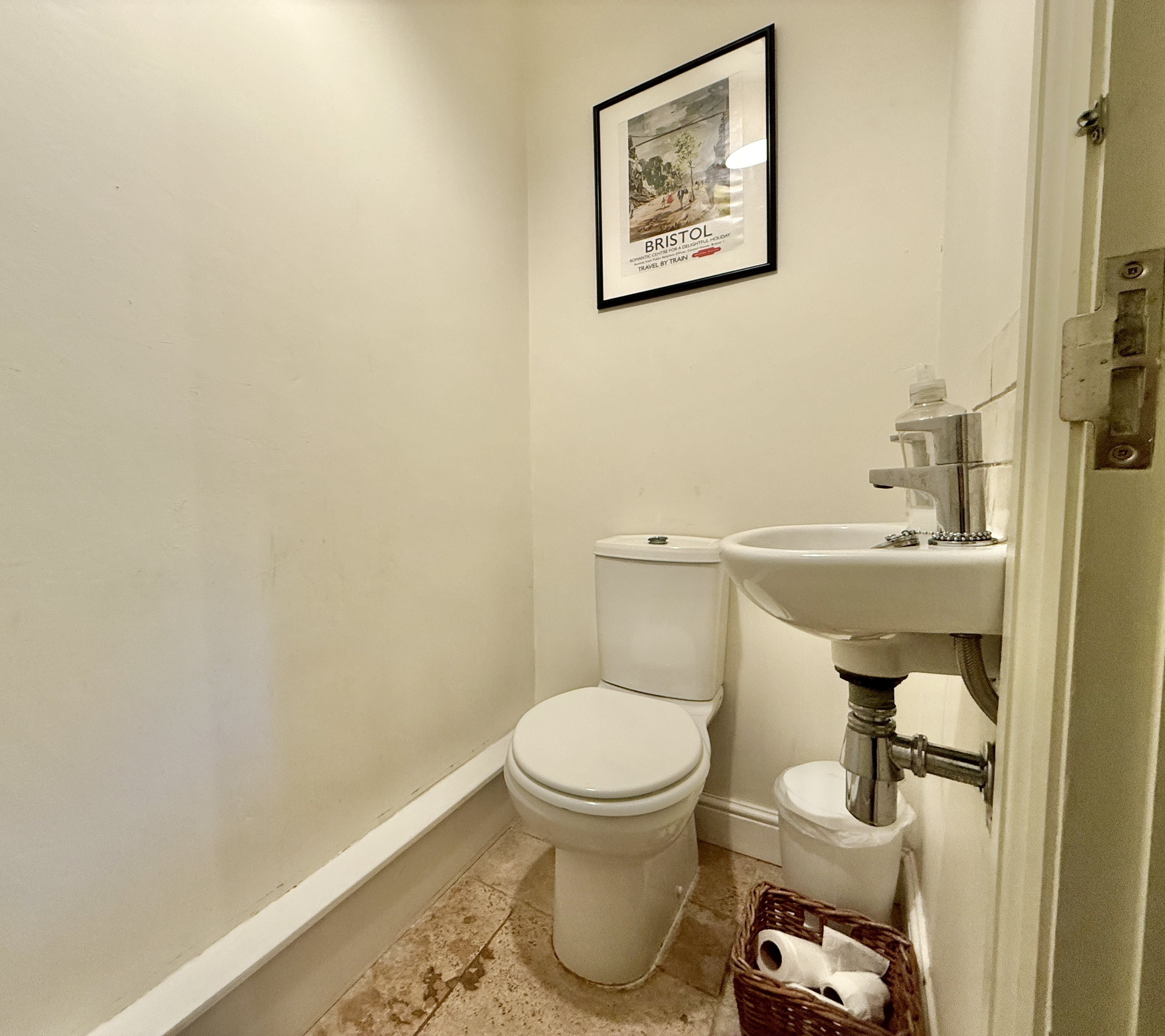 4 bed house to rent in Sharpham Road, Cheddar, BS27 9