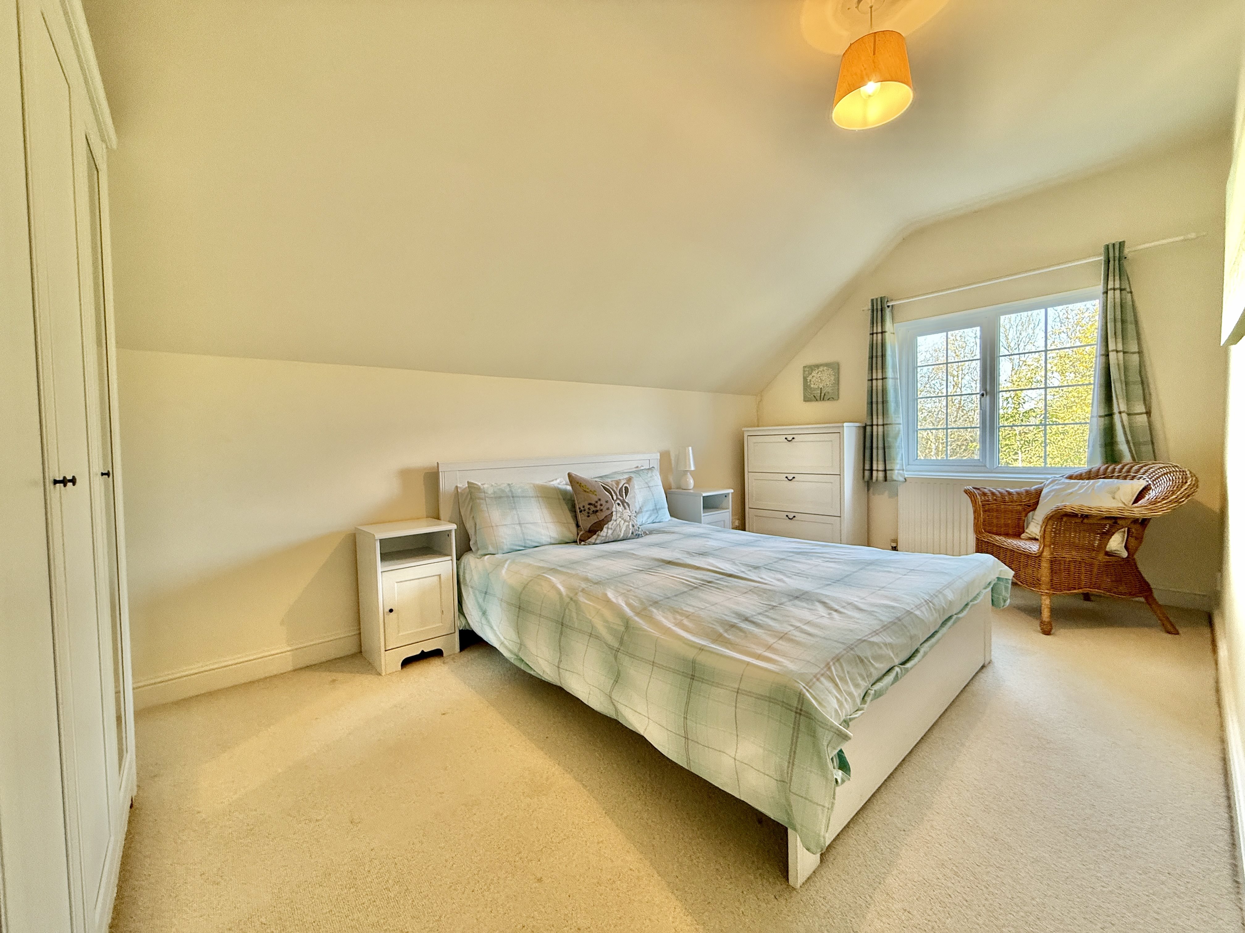 4 bed house to rent in Sharpham Road, Cheddar, BS27 15