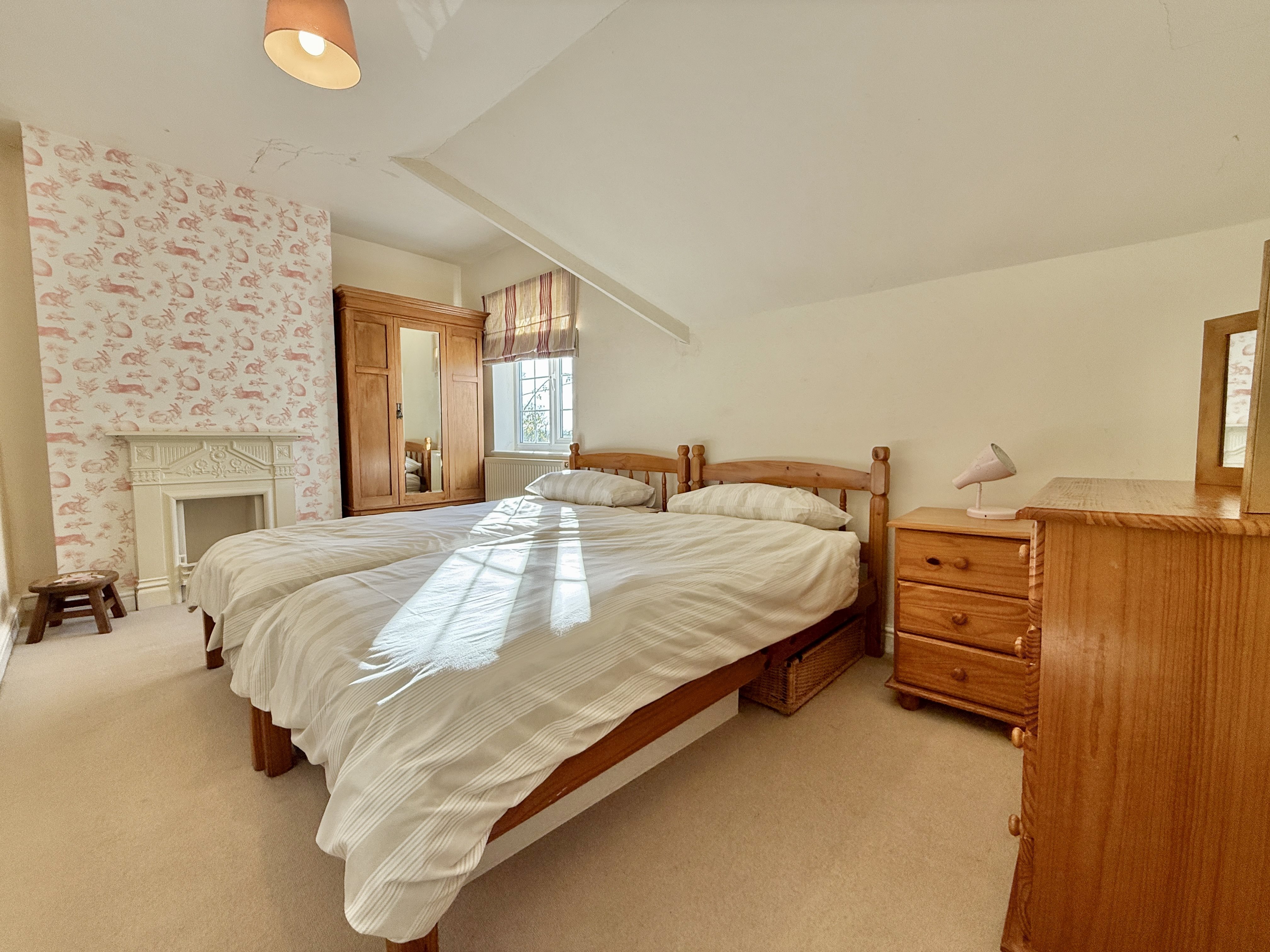 4 bed house to rent in Sharpham Road, Cheddar, BS27 20