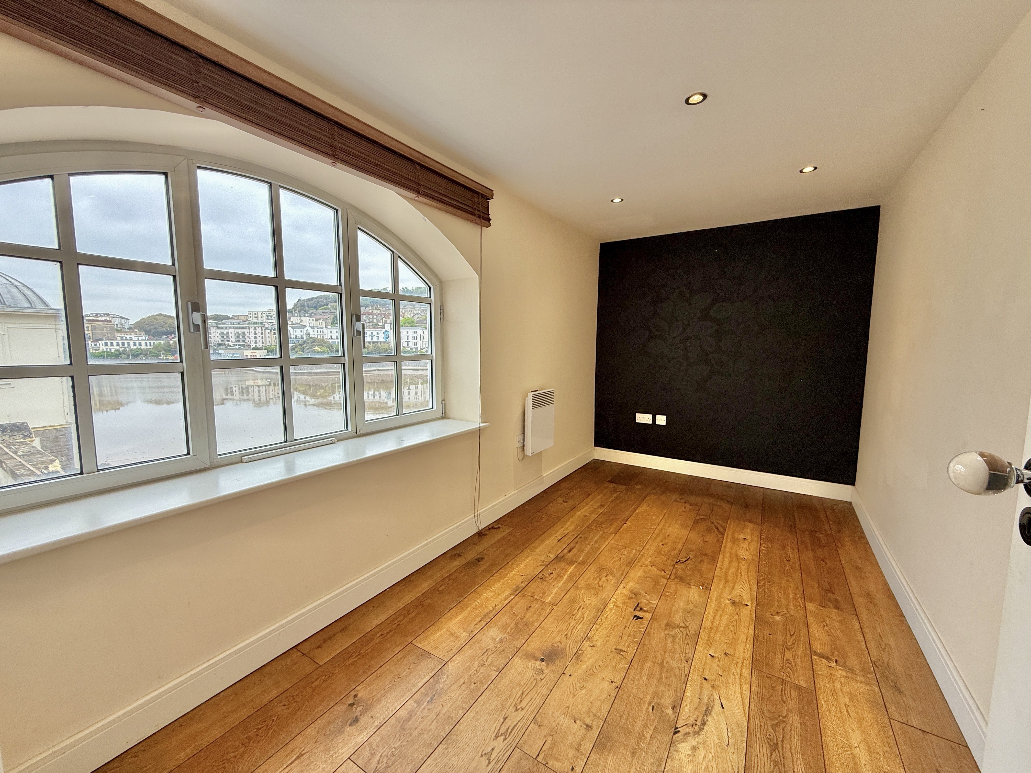 2 bed maisonette to rent in Knightstone Theatre, Knightstone Island, BS23  - Property Image 6