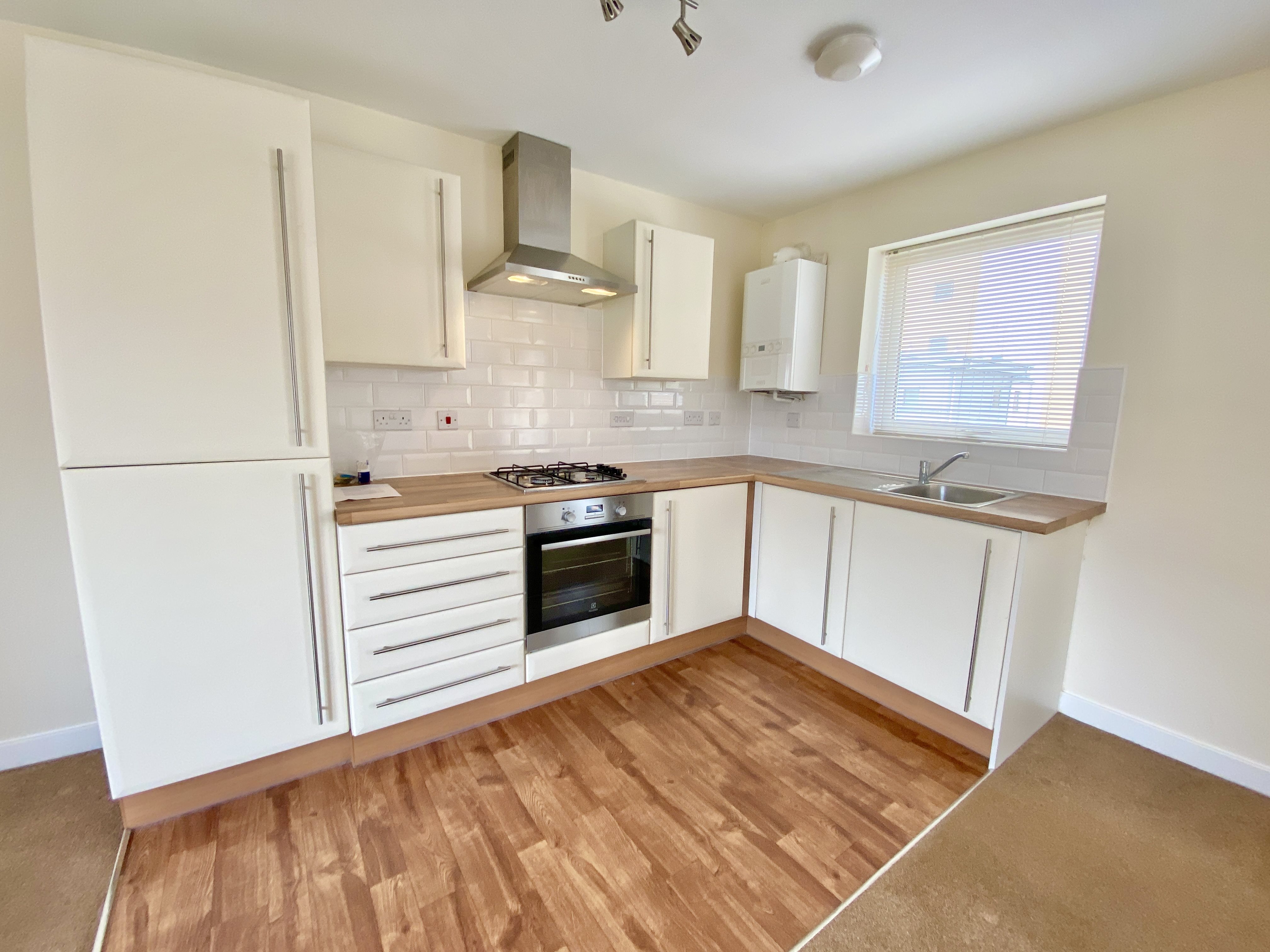 2 bed flat to rent in Mizzen Court, Portishead, BS20  - Property Image 3