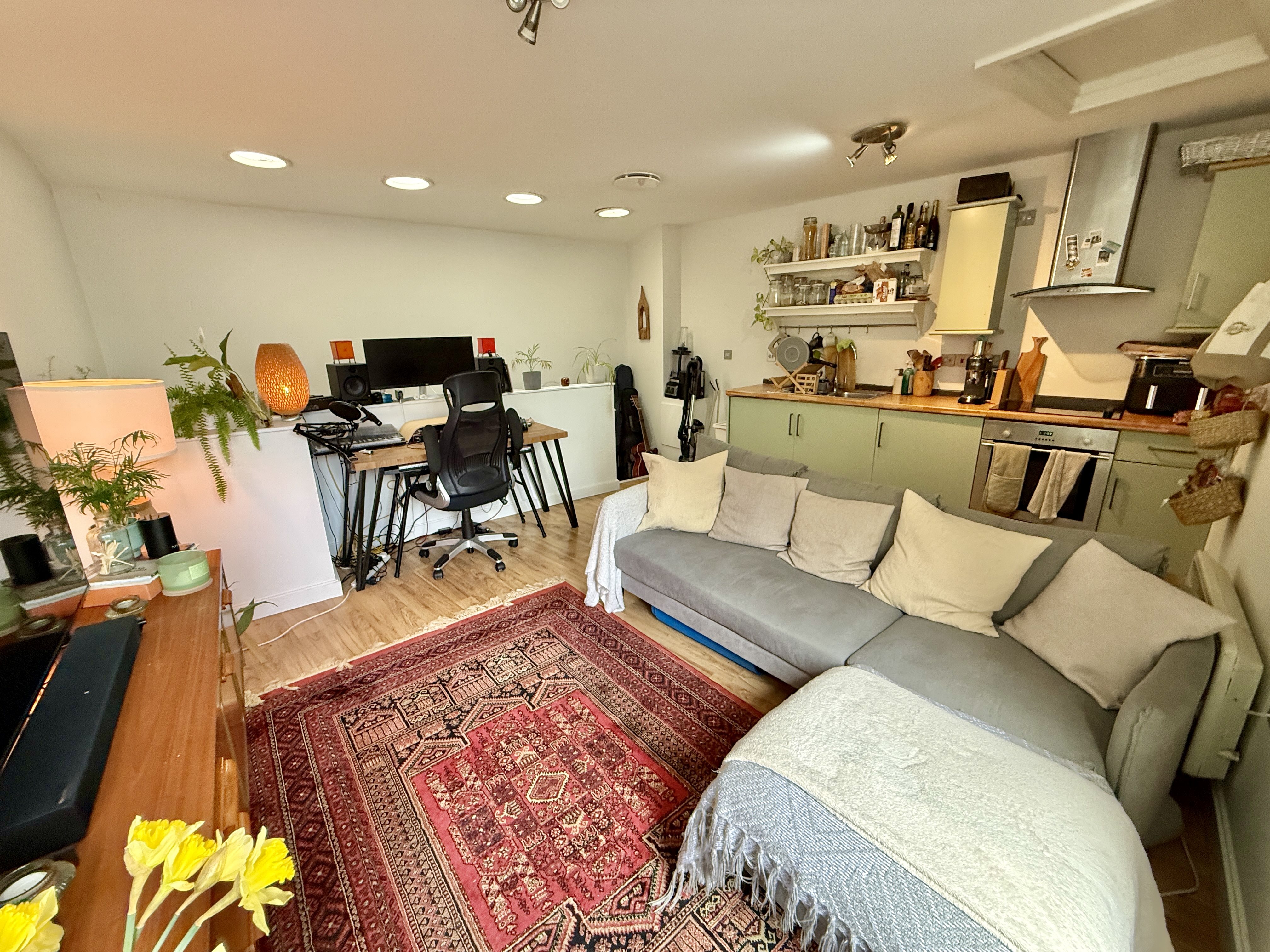 1 bed maisonette to rent in Cotham Road South, Cotham , BS6 - Property Image 1