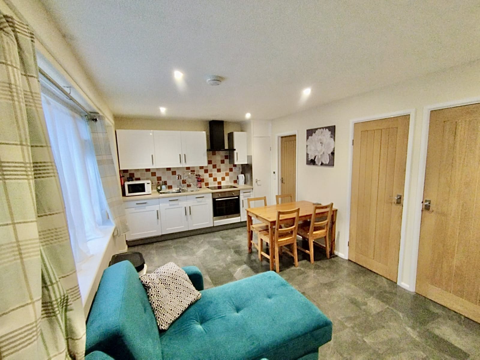 2 bed flat to rent in South Road, Brean, TA8 1