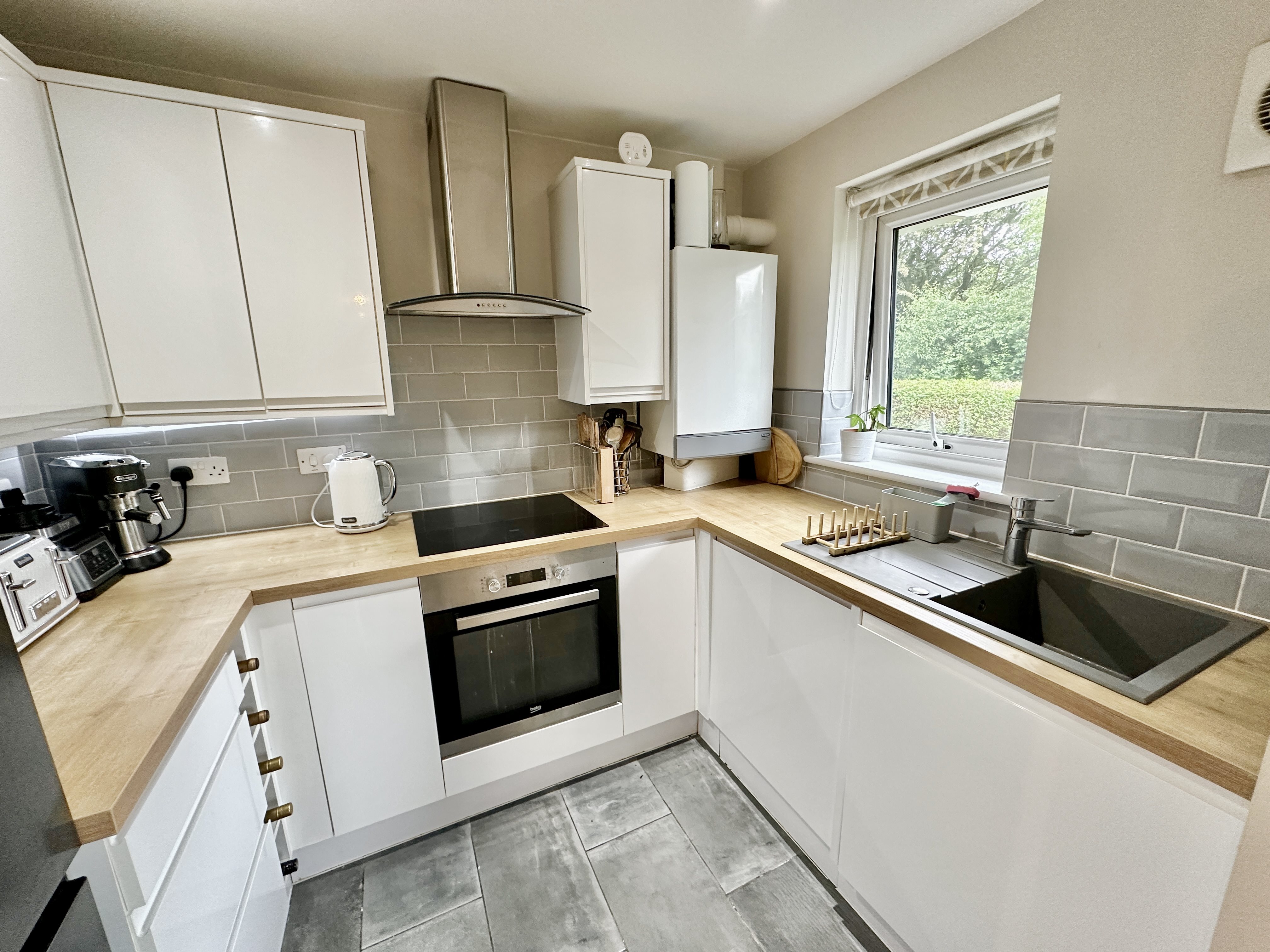 2 bed flat to rent in Guillemot Road, Portishead, BS20 4