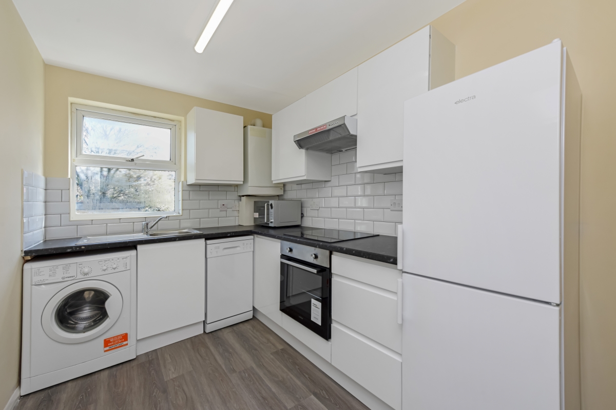 1 Bed Flat For Sale In Blackhorse Lane, Walthamstow, (Ref: 618432), E17