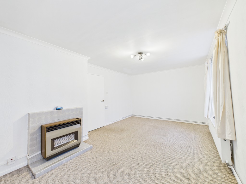 2 bed maisonette to rent in Tilgate Way, Crawley  - Property Image 7