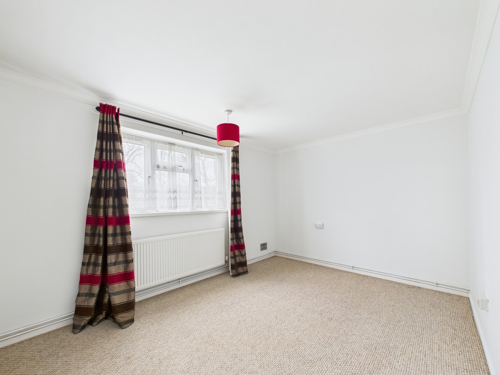 2 bed maisonette to rent in Tilgate Way, Crawley  - Property Image 6