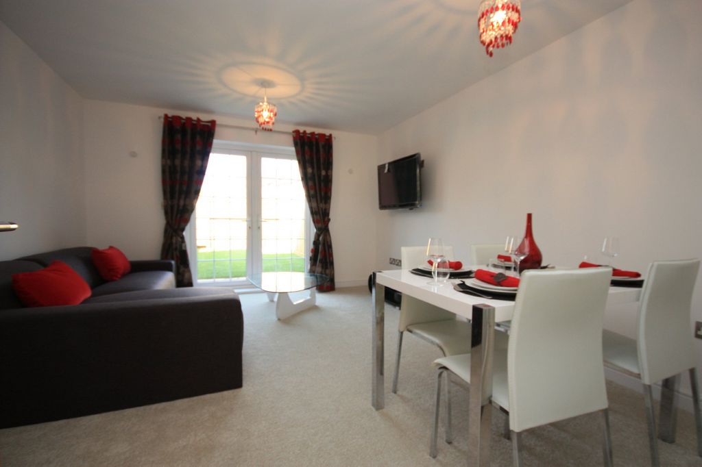 3 bed terraced house to rent in Nelson  Road, Horsham  - Property Image 3