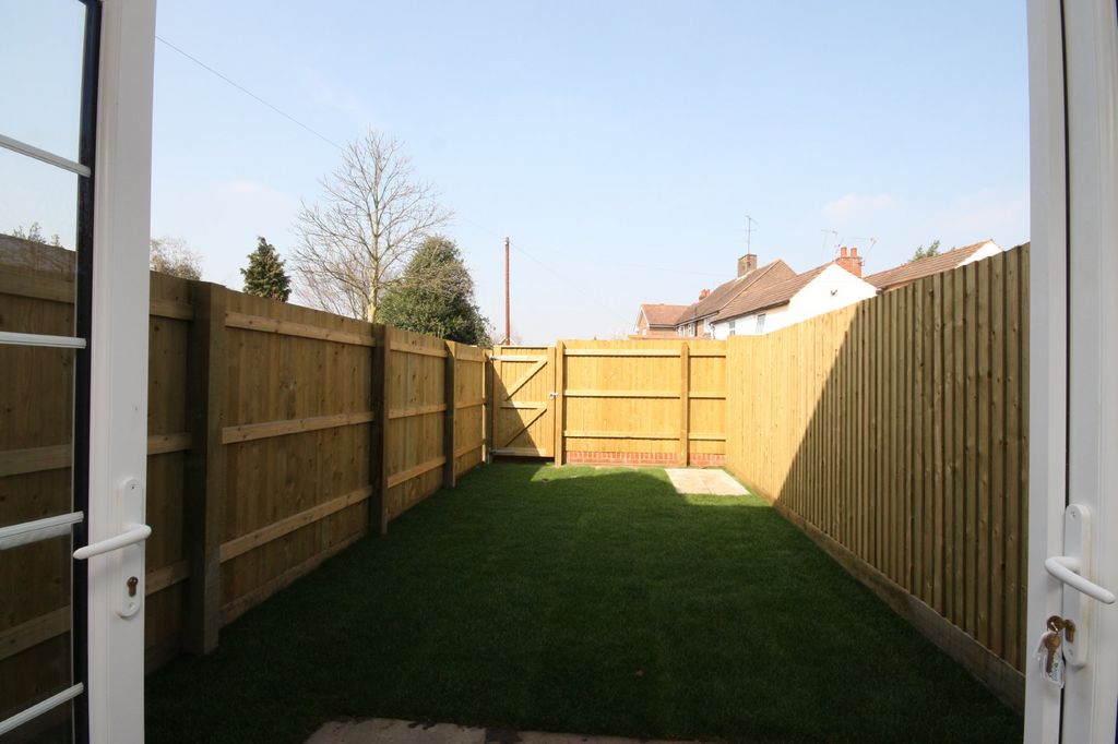 3 bed terraced house to rent in Nelson  Road, Horsham  - Property Image 4