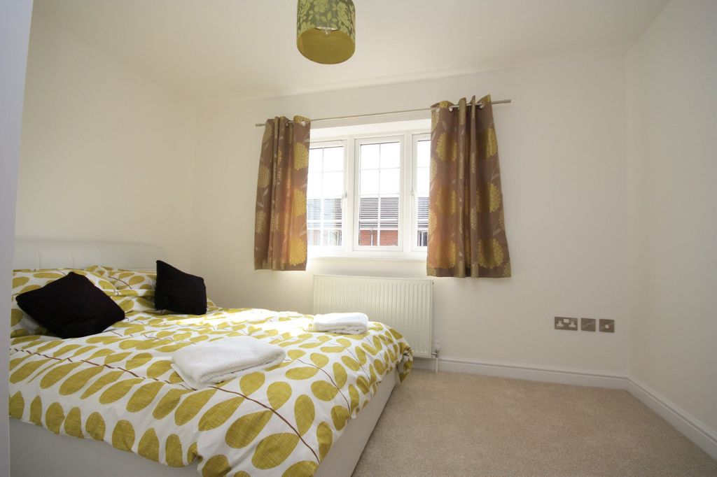 3 bed terraced house to rent in Nelson  Road, Horsham  - Property Image 6