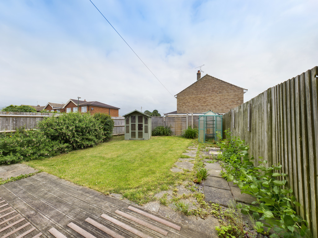 2 bed end of terrace house to rent in Greenfields Close, Horsham, RH12  - Property Image 7