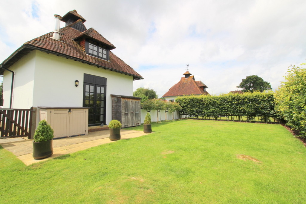 1 bed detached house to rent in The Old Sussex Stud - Property Image 12
