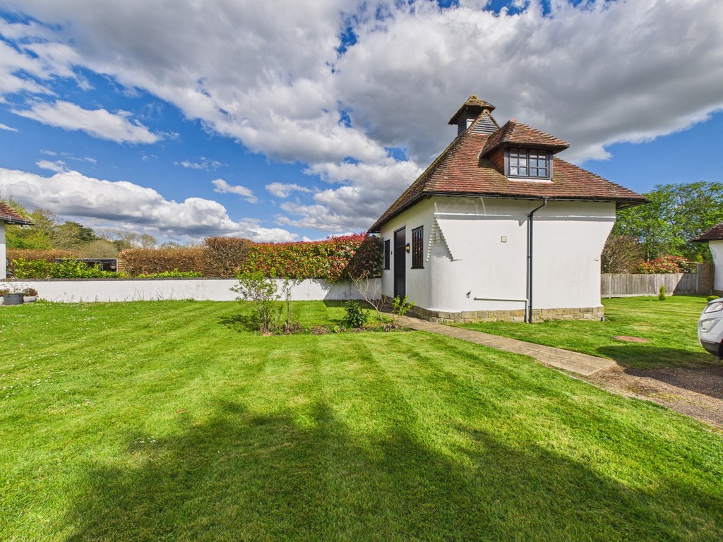 1 bed detached house to rent in The Old Sussex Stud  - Property Image 7