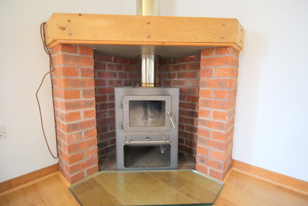 1 bed detached house to rent in The Old Sussex Stud - Property Image 4