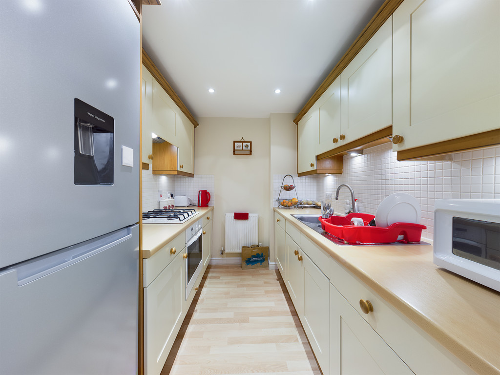 2 bed apartment to rent in Eastgate Mews, Brighton Road, RH13  - Property Image 5