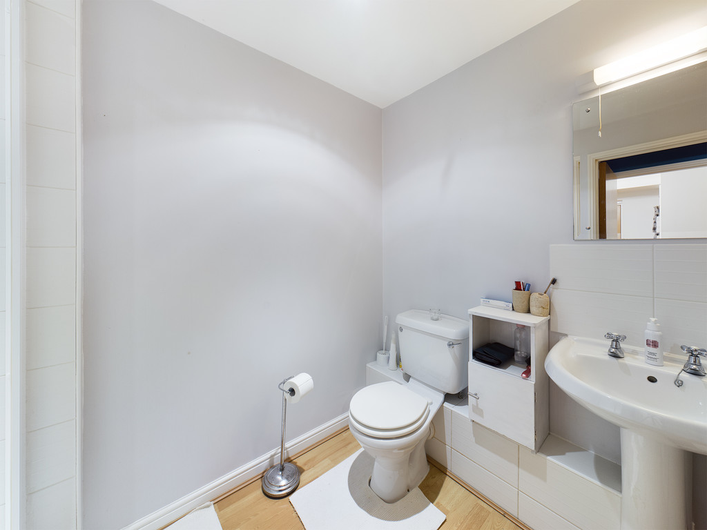 2 bed apartment to rent in Eastgate Mews, Brighton Road, RH13  - Property Image 7