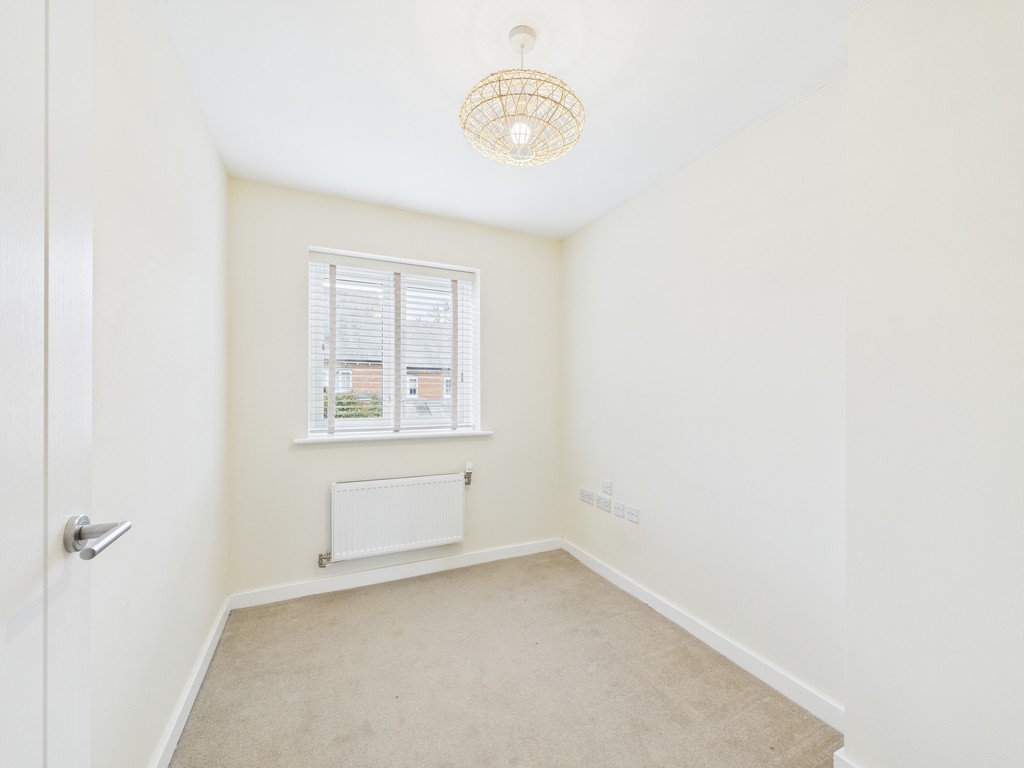 4 bed semi-detached house to rent in Farley Close, Wickhurst Green, RH12  - Property Image 18