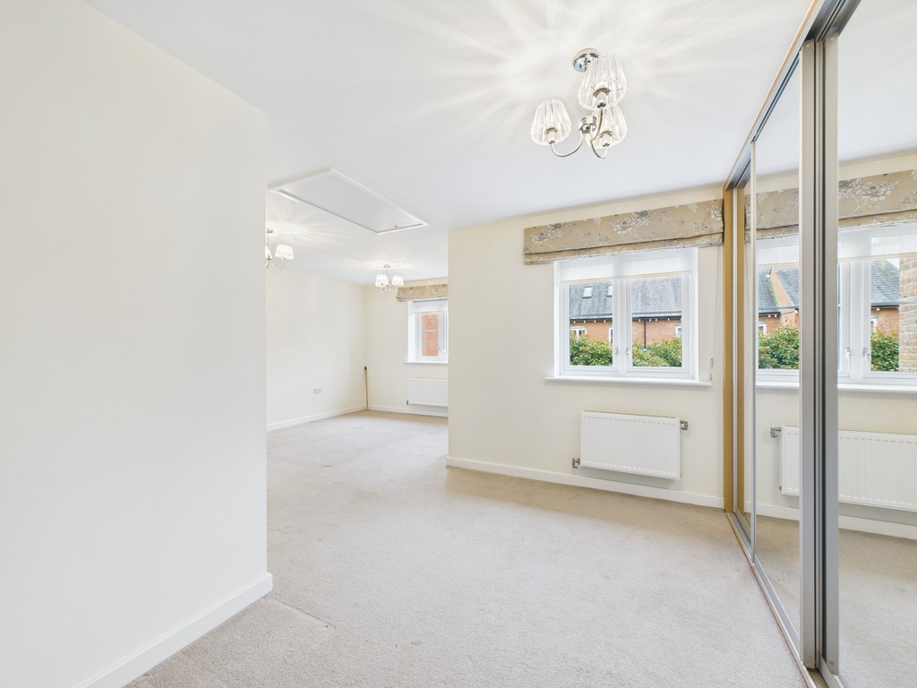 4 bed semi-detached house to rent in Farley Close, Wickhurst Green, RH12  - Property Image 10