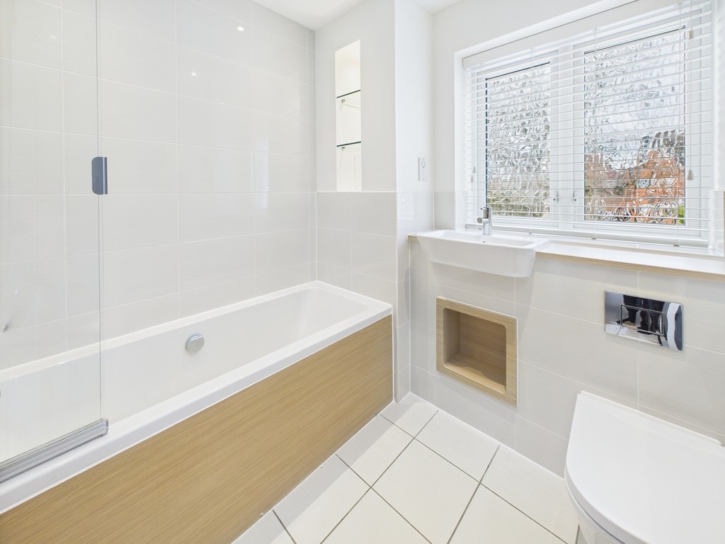 4 bed semi-detached house to rent in Farley Close, Wickhurst Green, RH12  - Property Image 16