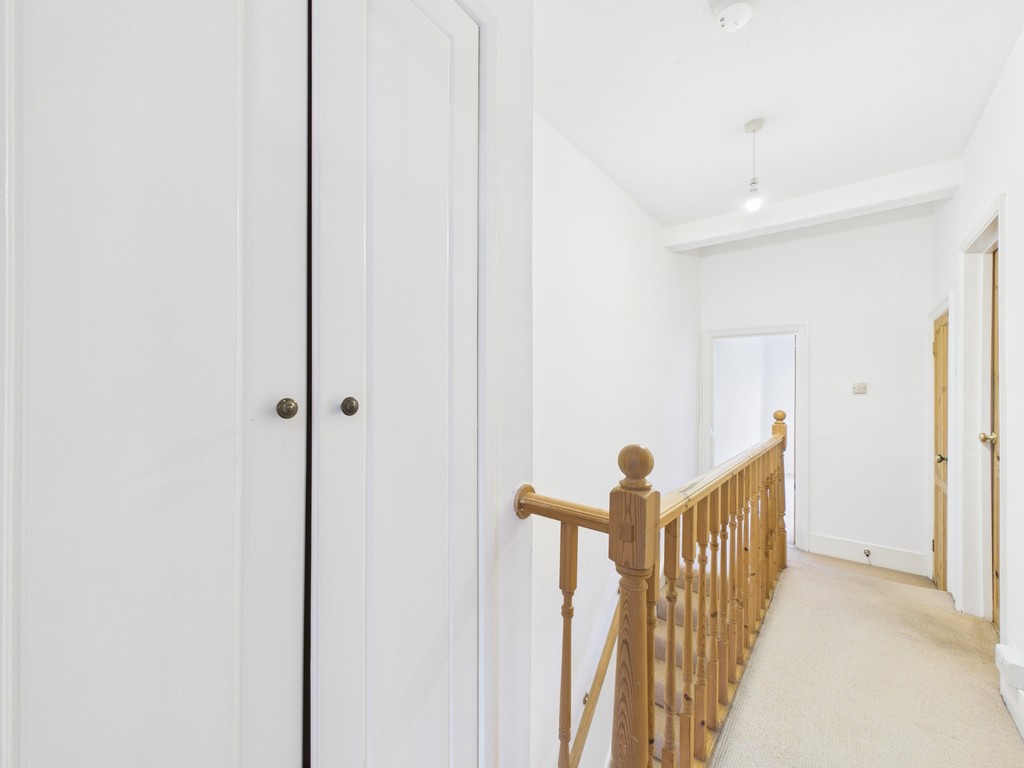 2 bed maisonette to rent in Clarence Road, Horsham  - Property Image 9