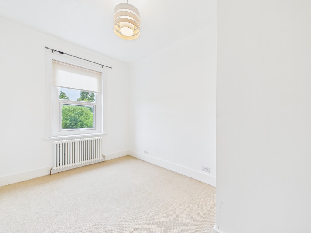 2 bed maisonette to rent in Clarence Road, Horsham  - Property Image 11