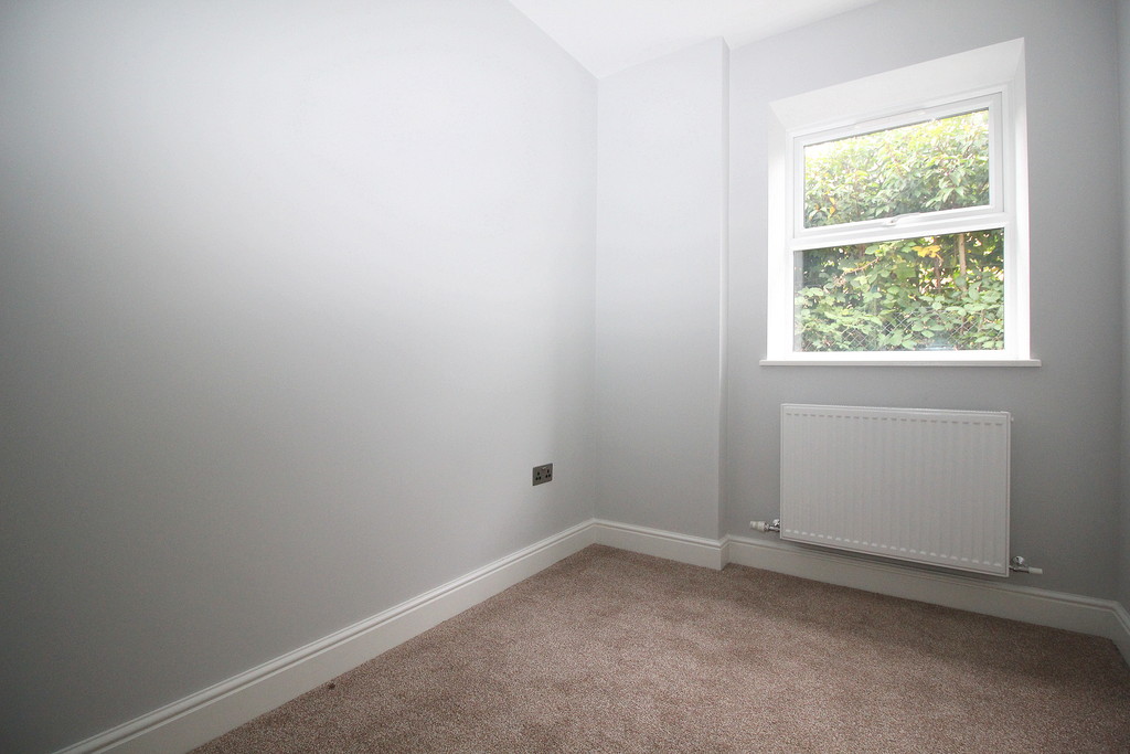 3 bed flat to rent in Brighton Road, Horsham, RH13  - Property Image 6